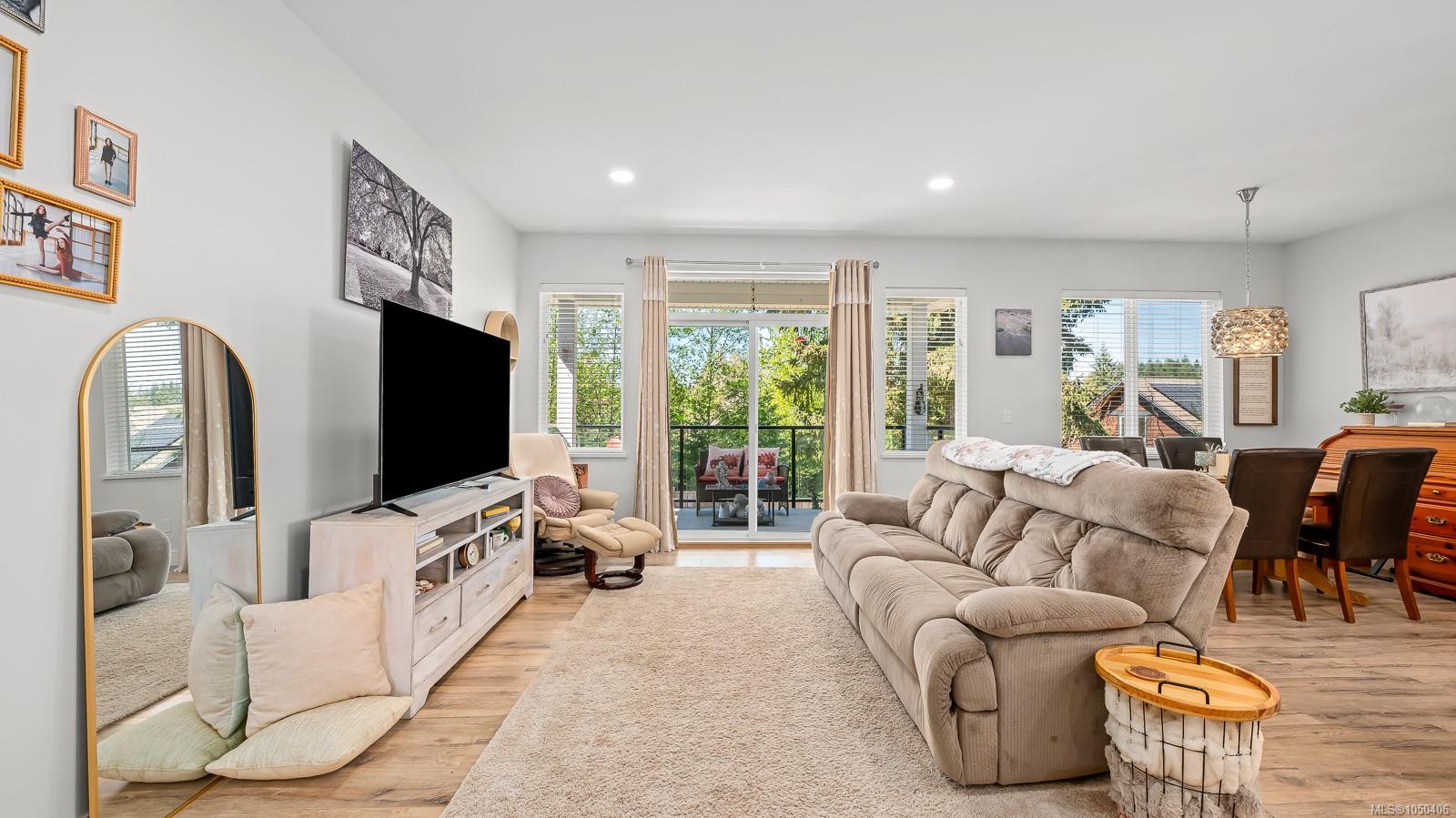 2563 Brookfield Dr — listing photo 14 of 57