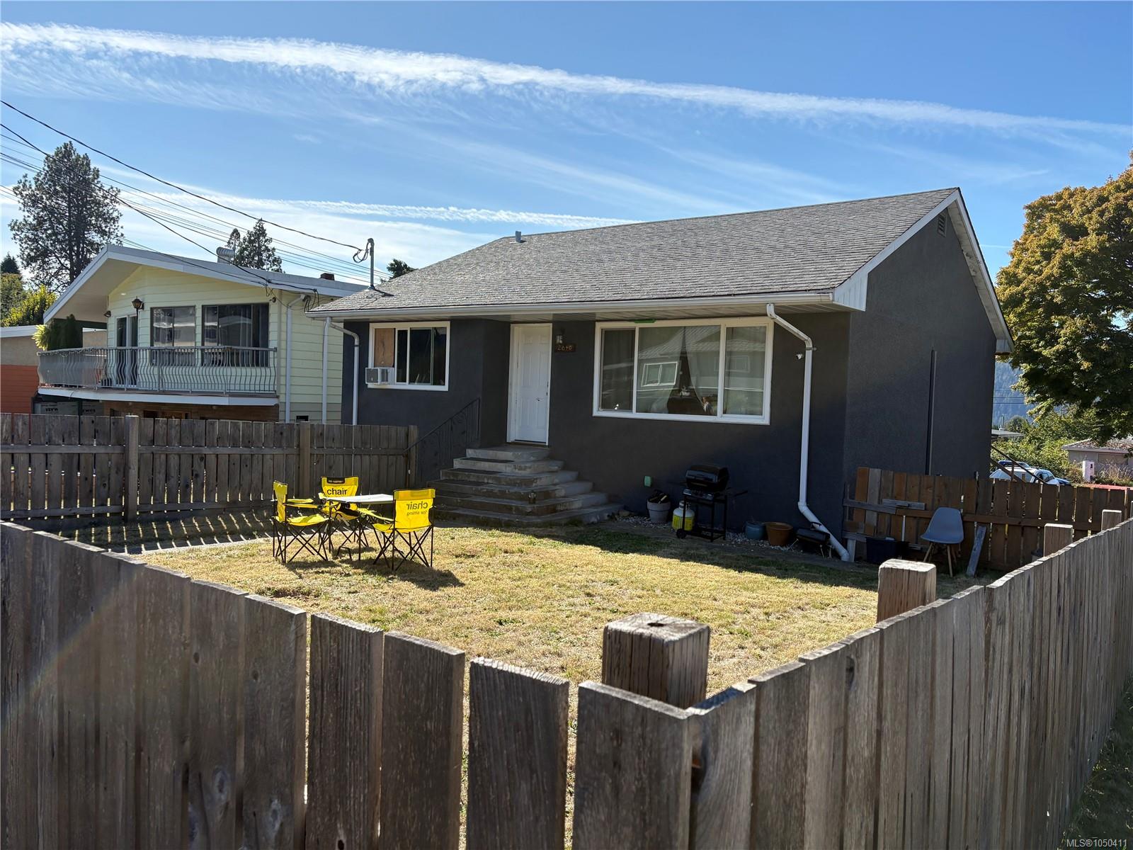 2646 12th Ave photo 2