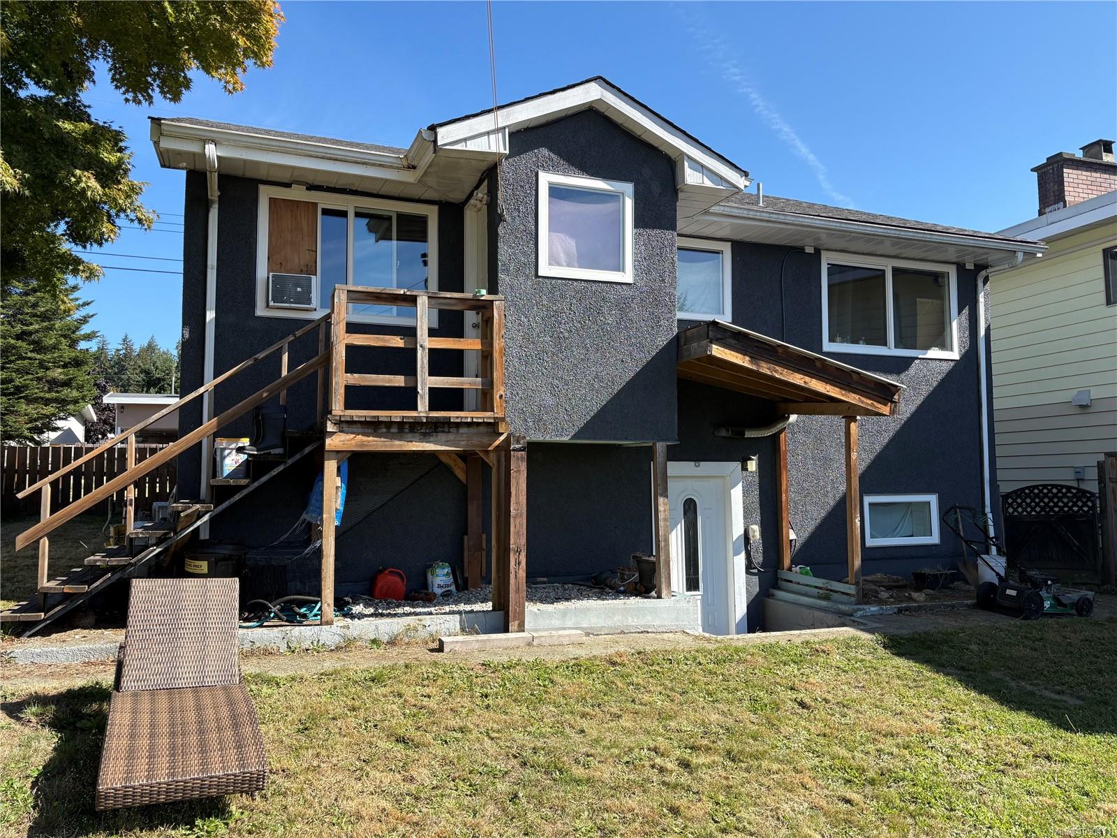 2646 12th Ave photo 4