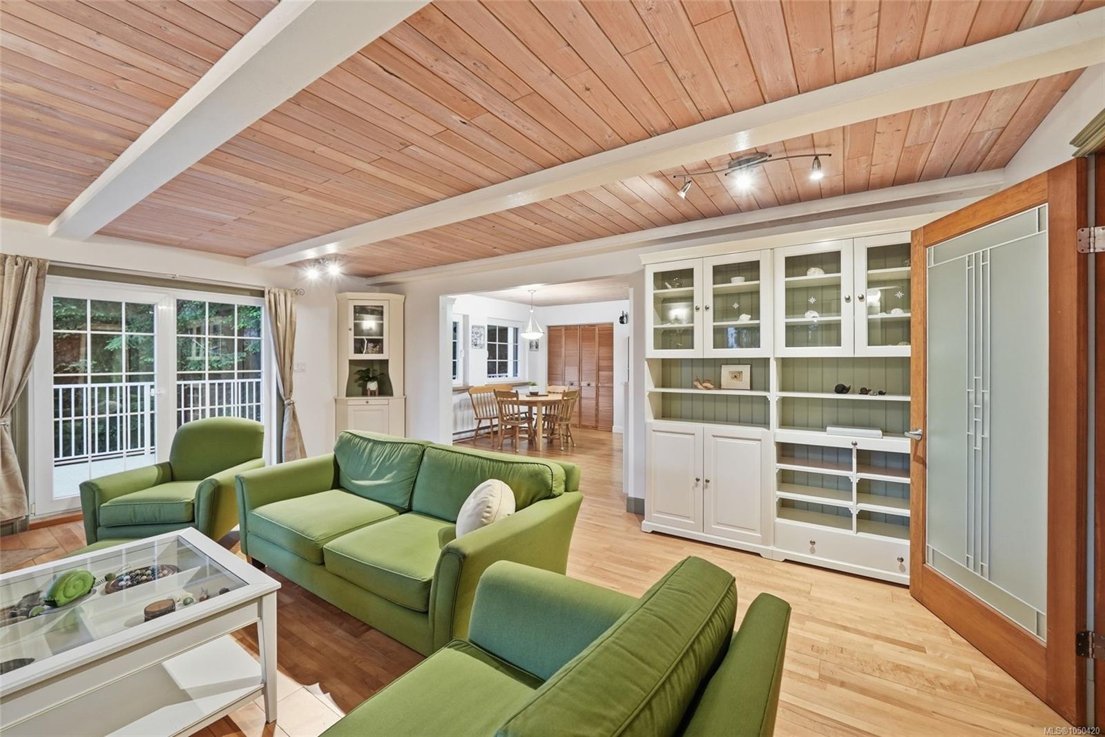1973 Harlequin Cres photo 4
