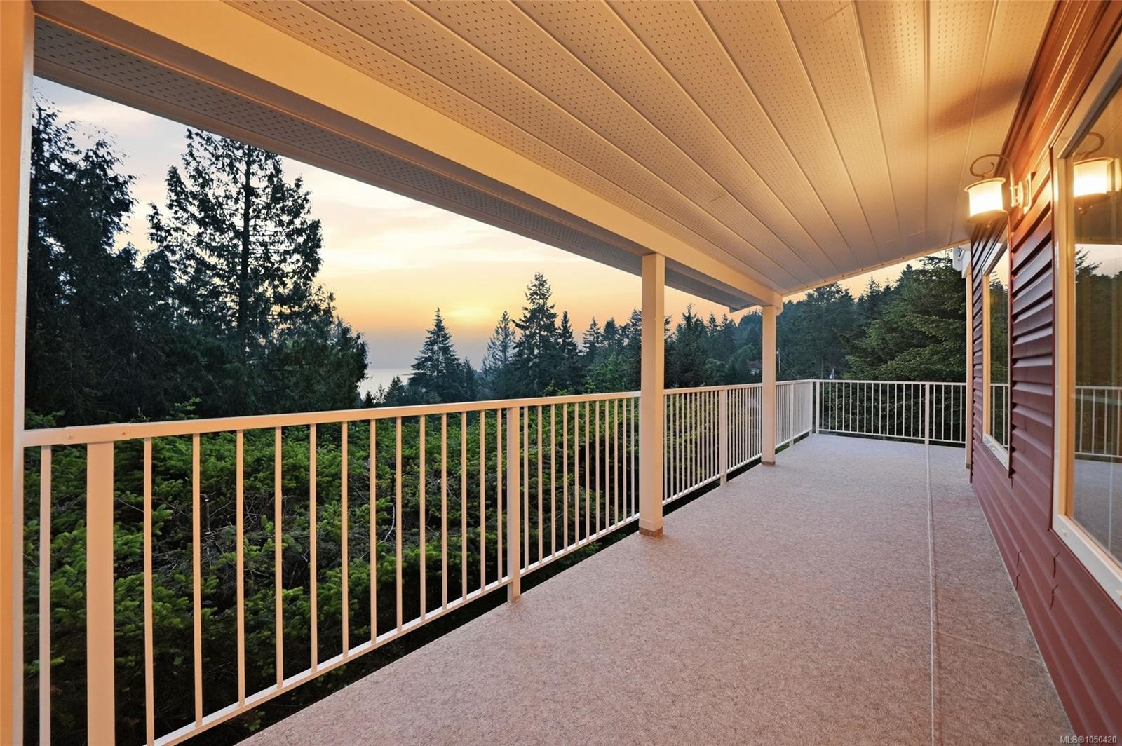 1973 Harlequin Cres — listing photo 9 of 36