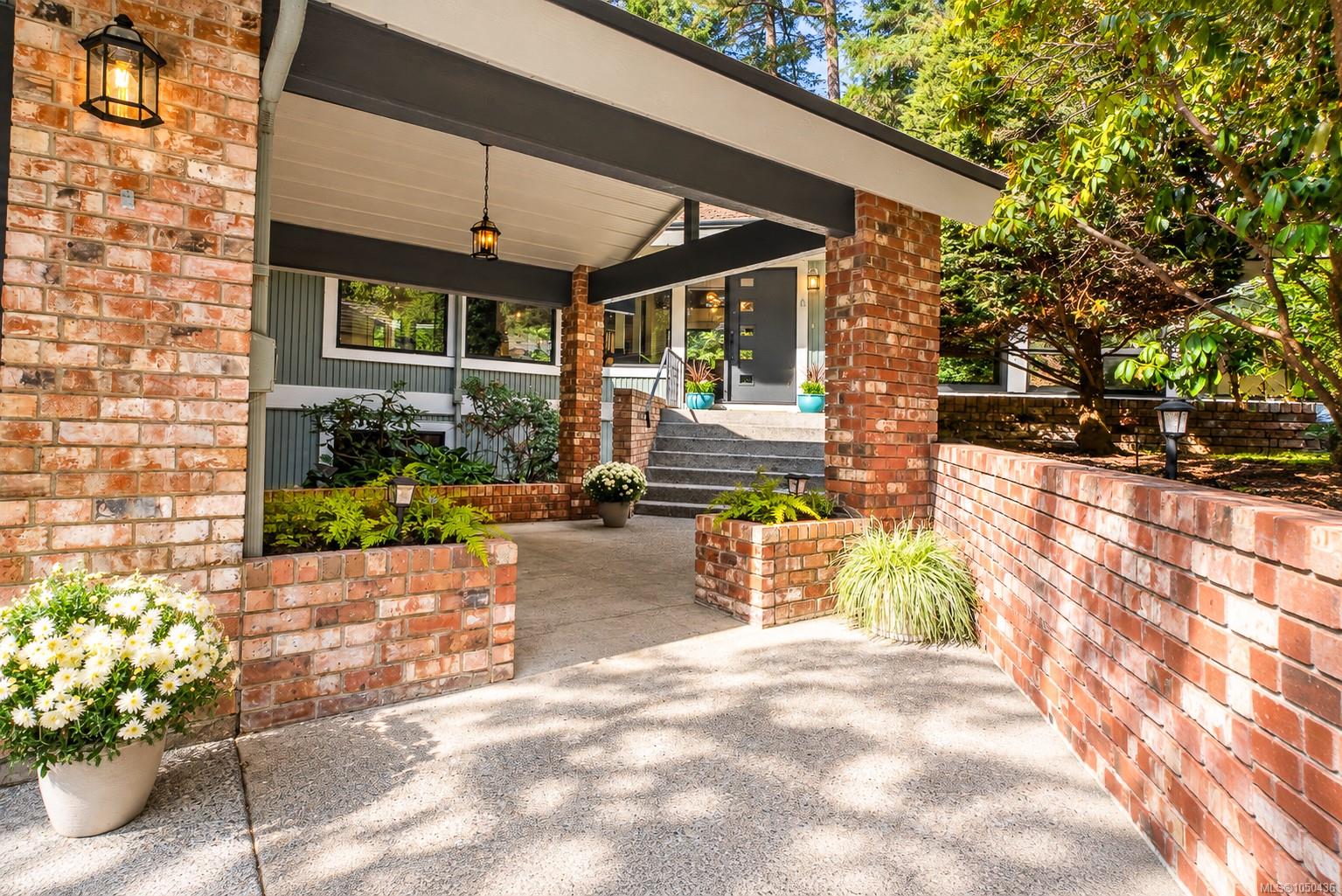 973 Wagonwood Pl — listing photo 3 of 61