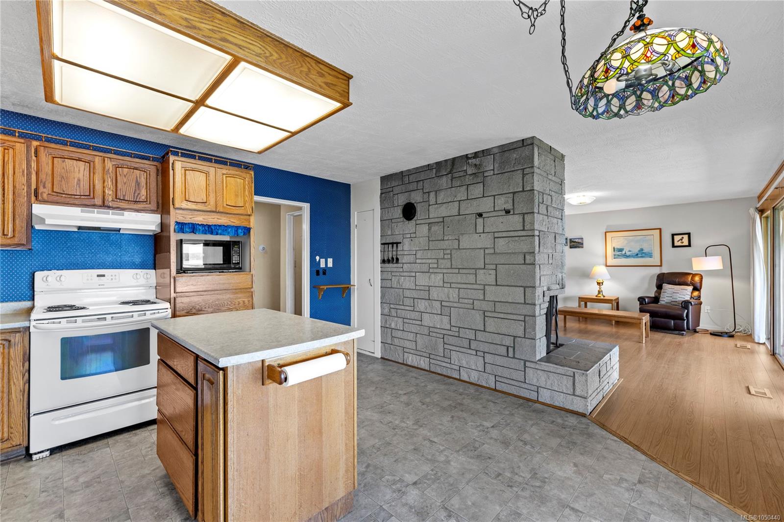 3809 Gardner Rd — listing photo 9 of 44