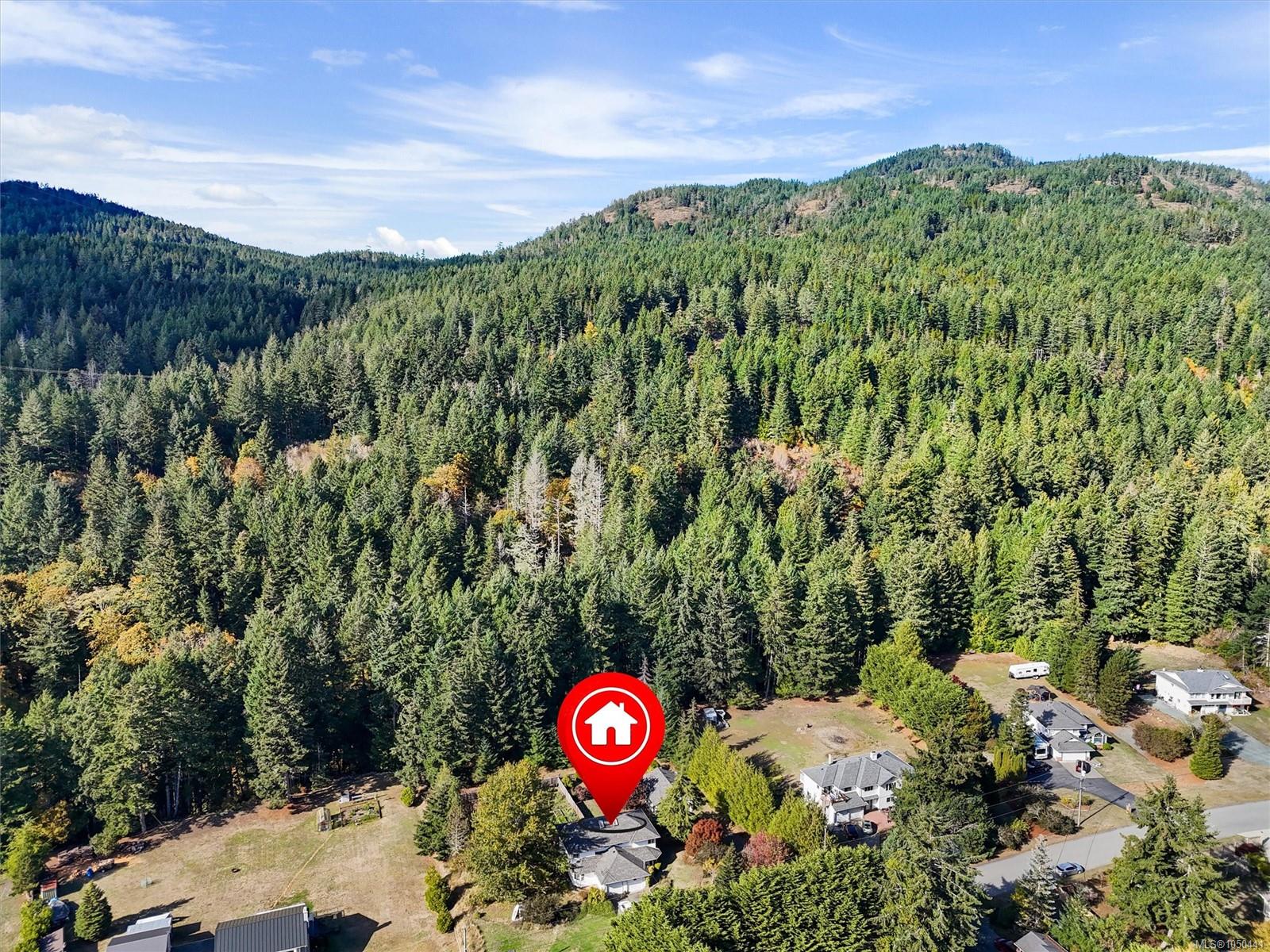 2209 Ayum Rd — listing photo 5 of 36