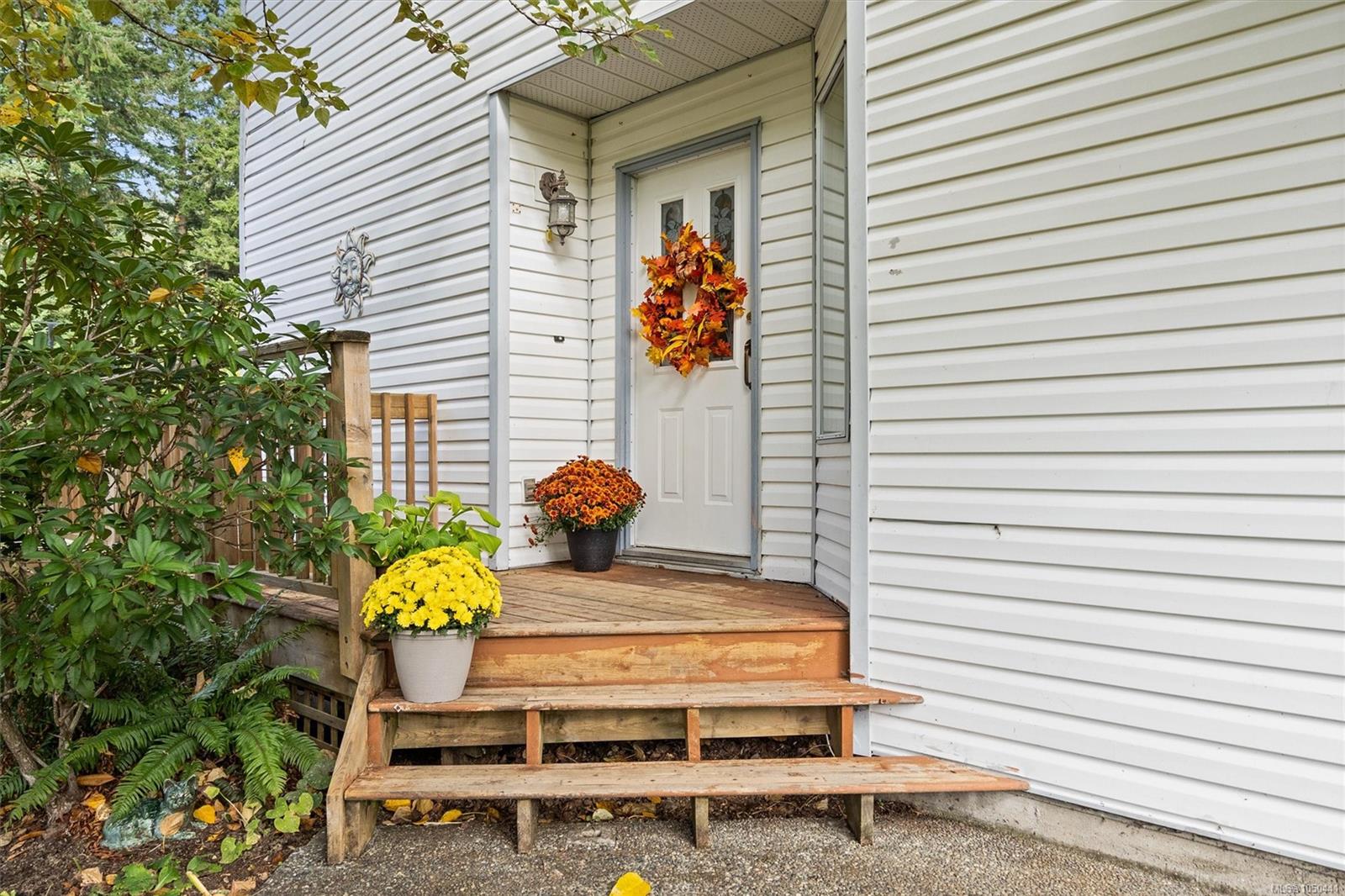 2209 Ayum Rd — listing photo 7 of 36