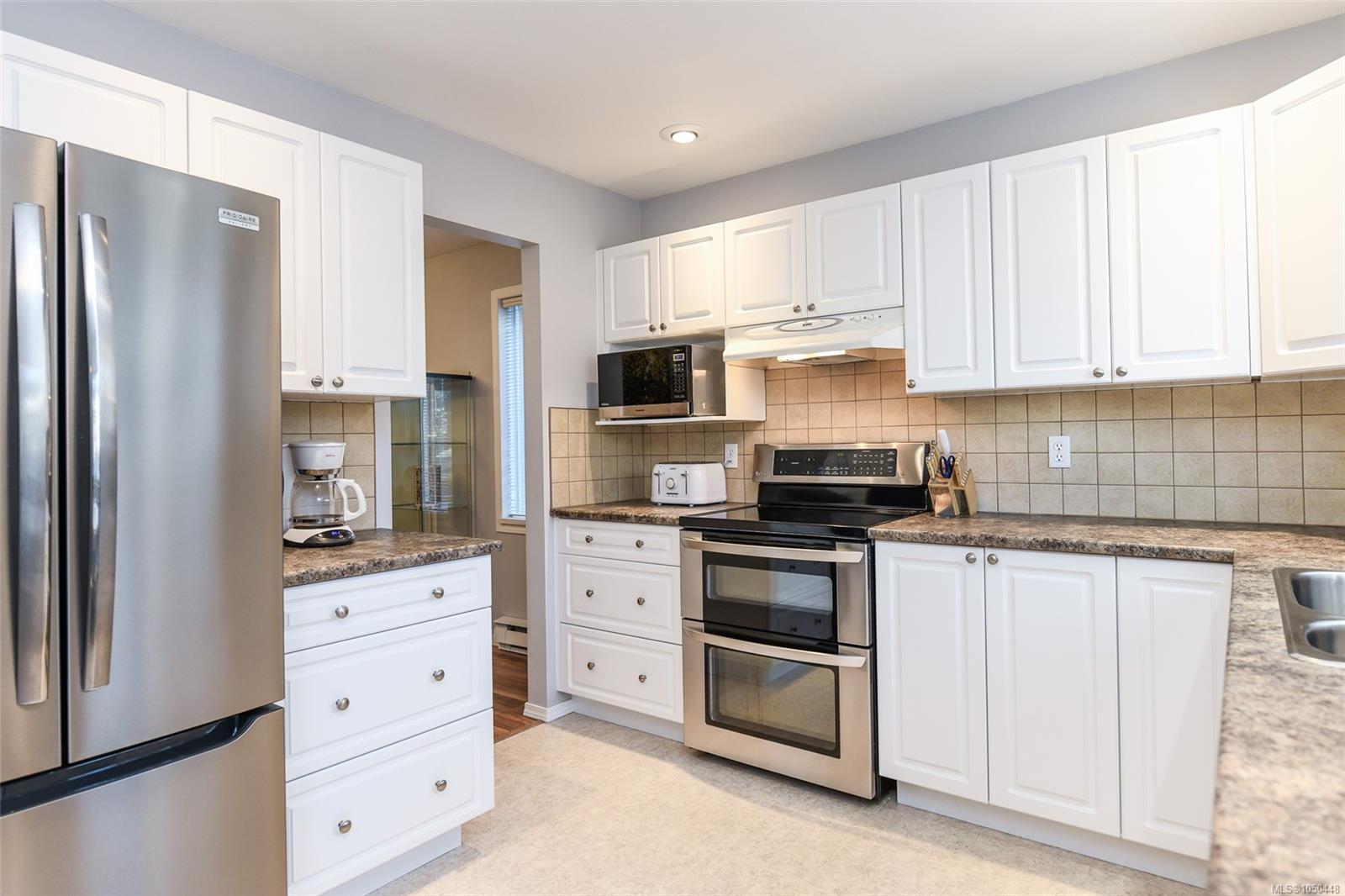 2233 Bolt Ave — listing photo 12 of 50