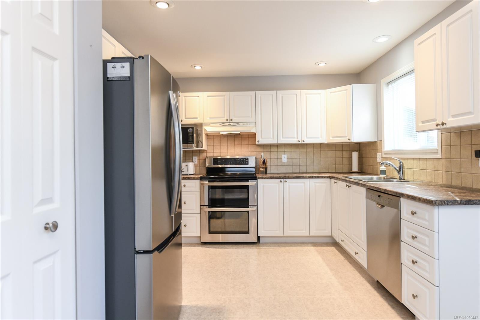 2233 Bolt Ave — listing photo 13 of 50