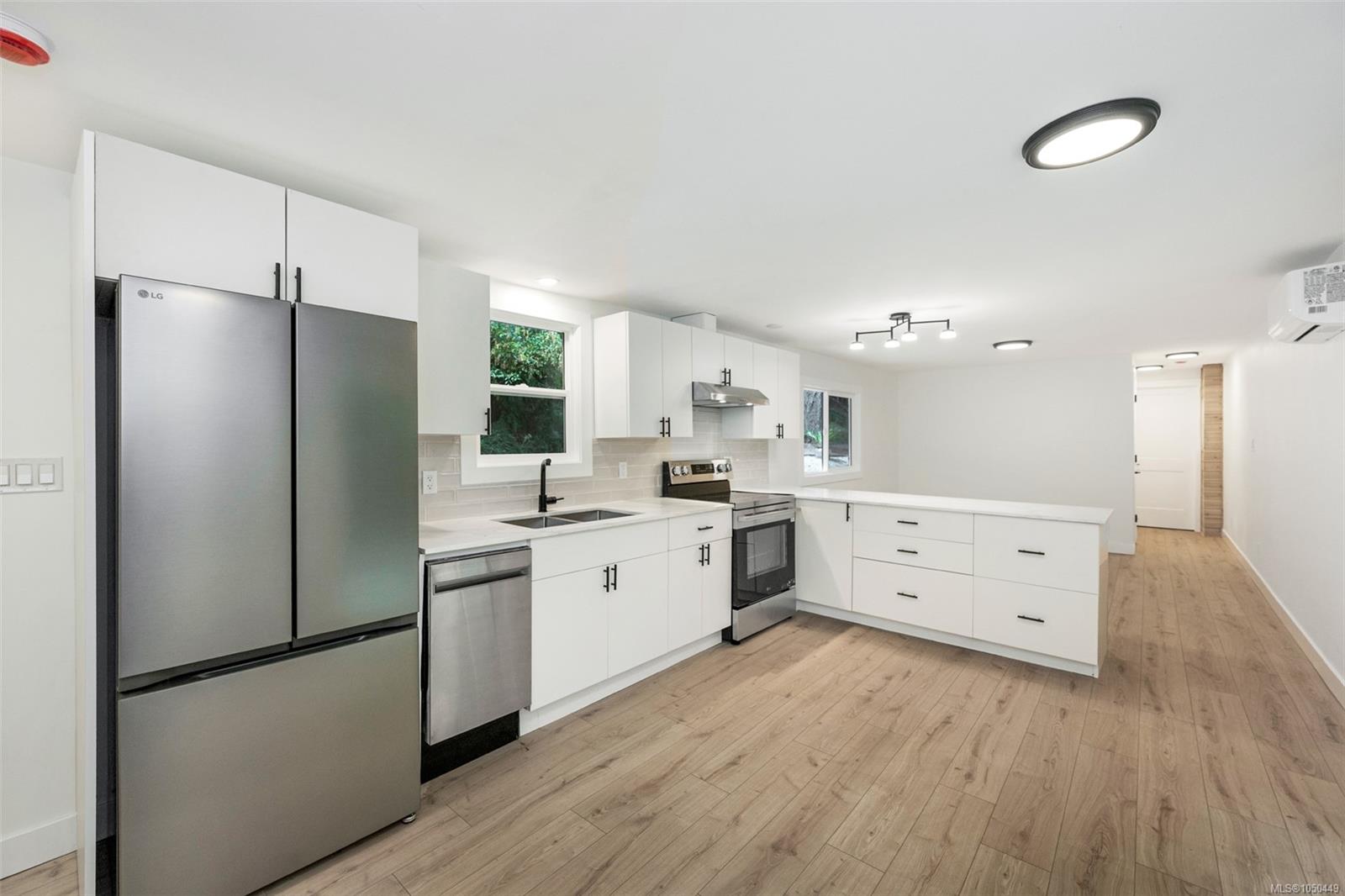 124-2500 Florence Lake Rd — listing photo 9 of 38