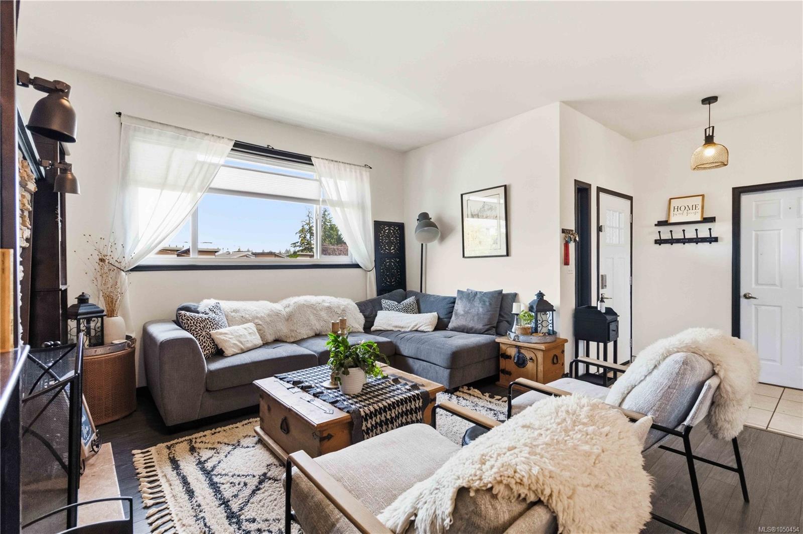 687 Daymeer Pl — listing photo 10 of 52