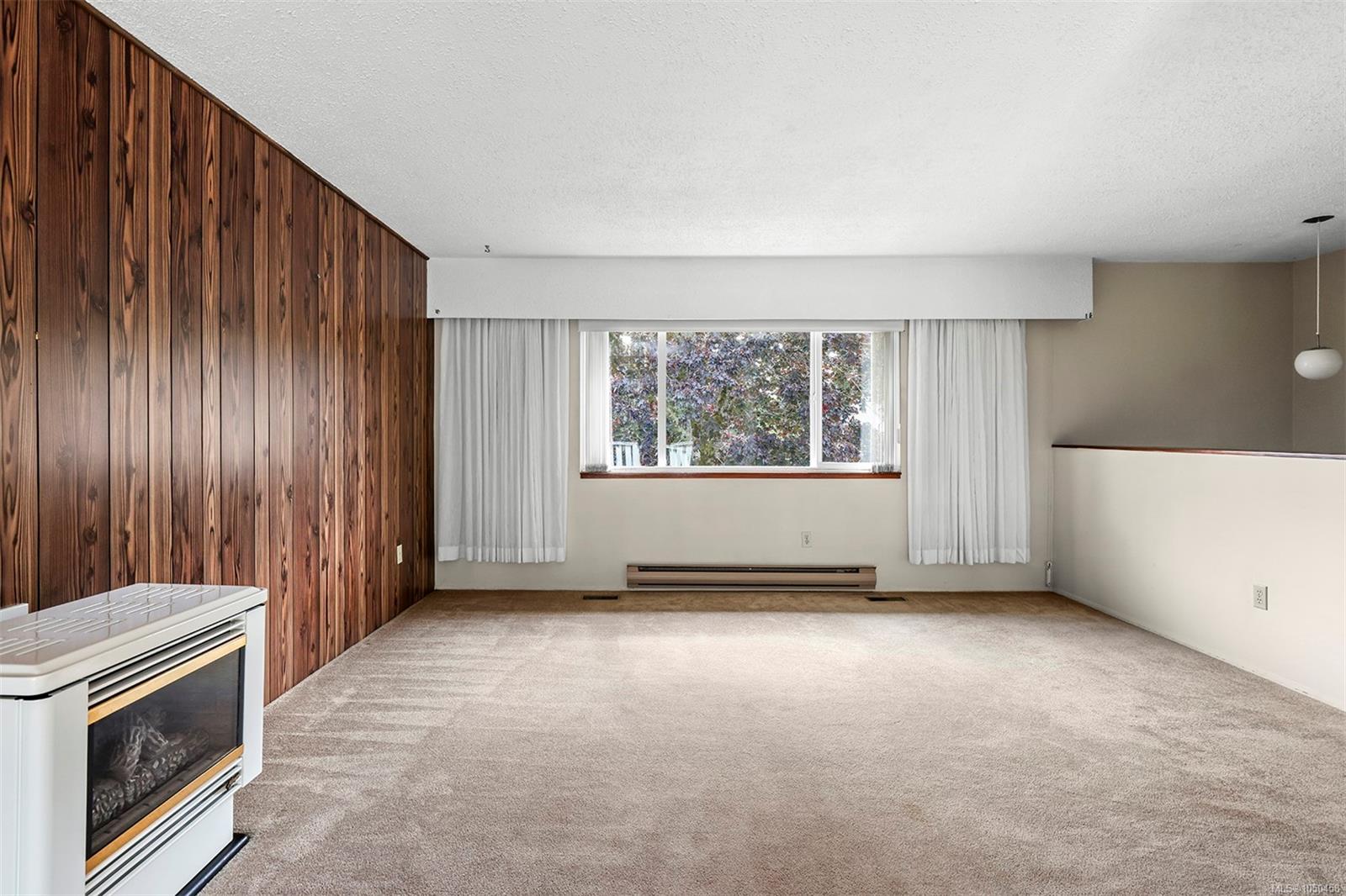 1456 Dogwood Ave — listing photo 9 of 30