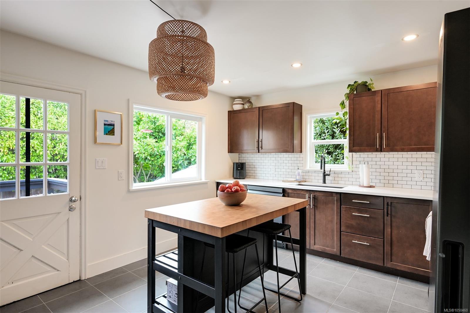 1000 Tattersall Dr — listing photo 9 of 30