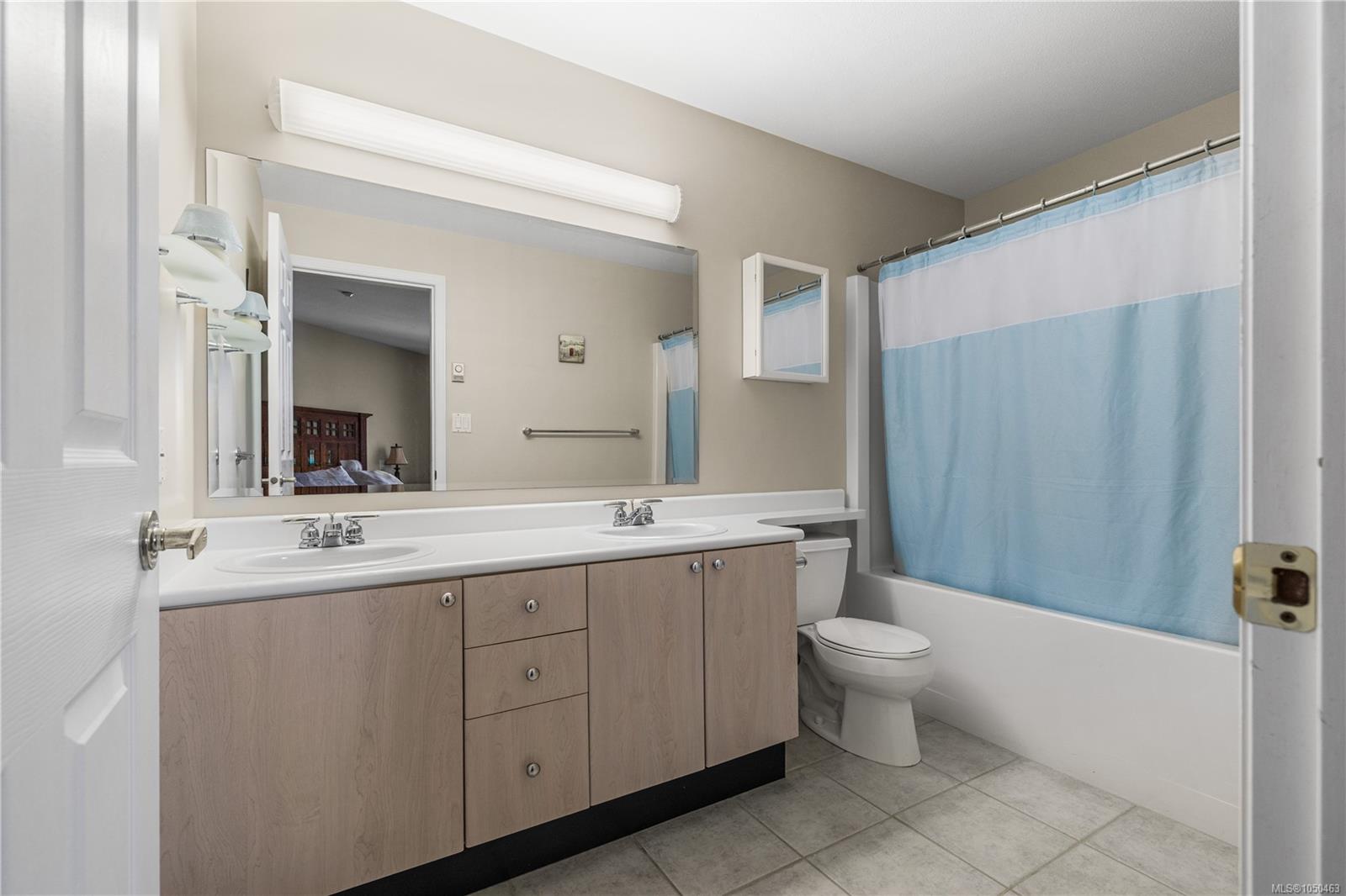 303-350 South Island Hwy — listing photo 12 of 49