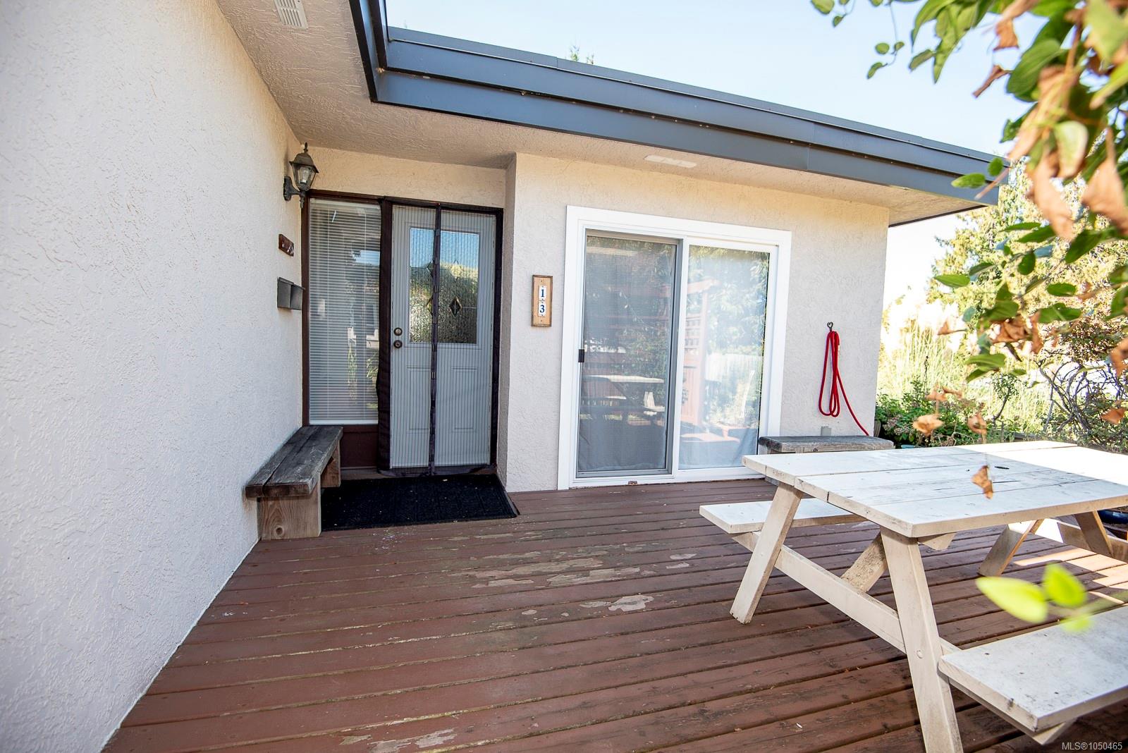 13-3060 Harriet Rd — listing photo 3 of 43