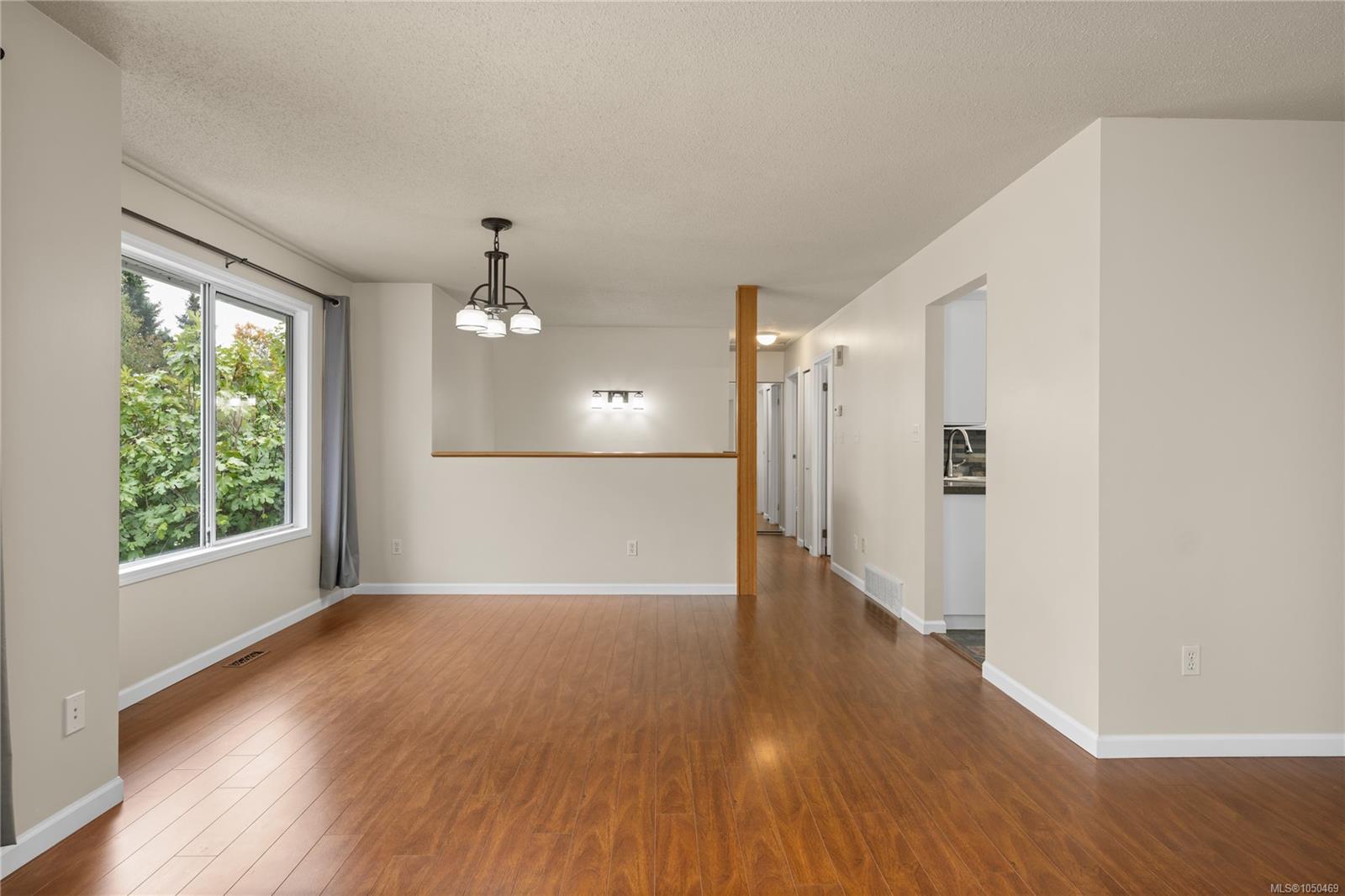 1001 Timberwood Dr — listing photo 12 of 42