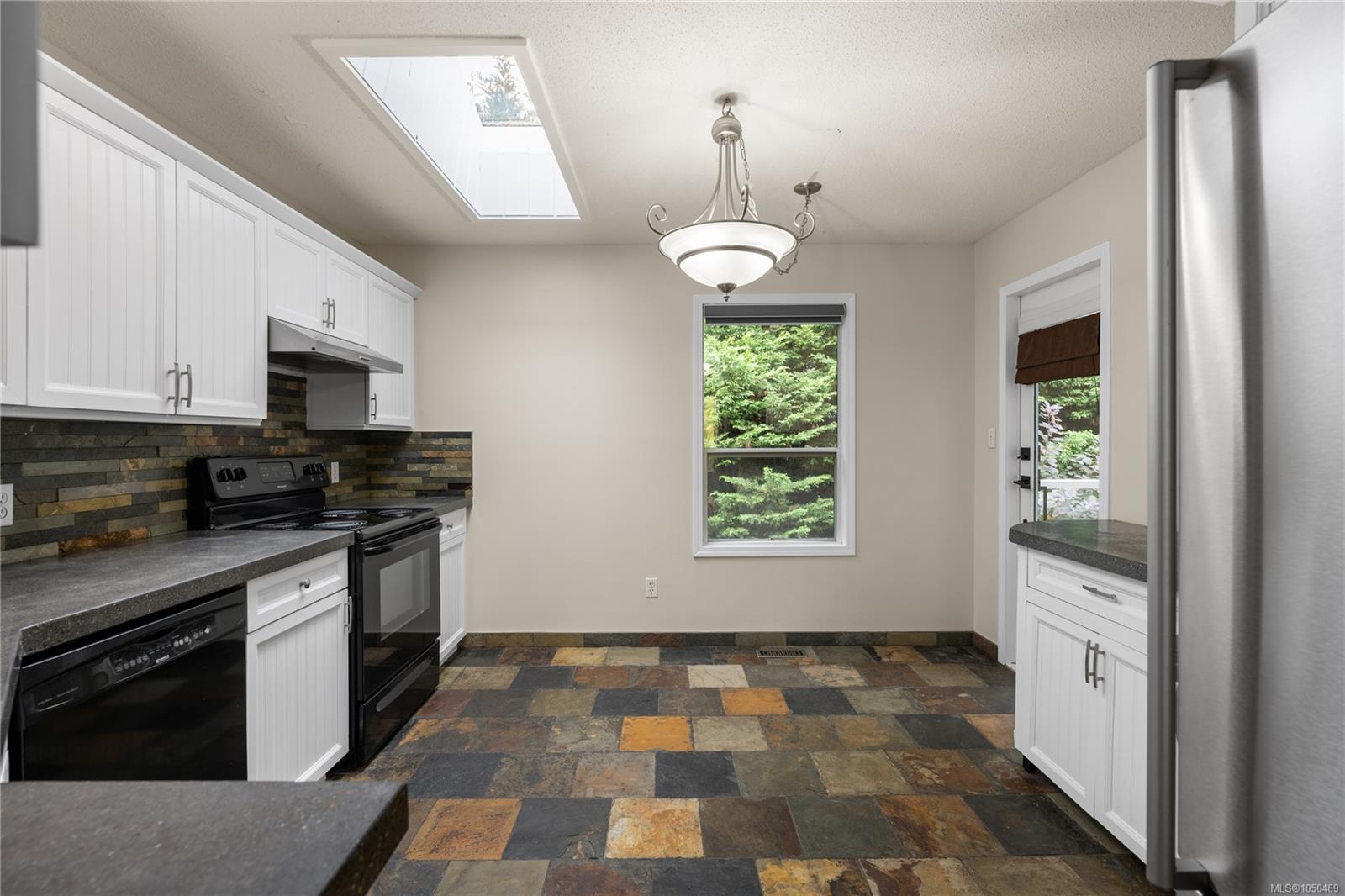 1001 Timberwood Dr — listing photo 6 of 42