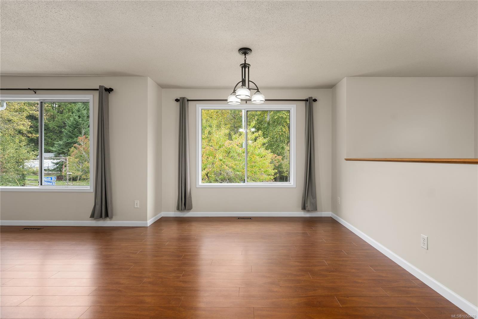 1001 Timberwood Dr — listing photo 10 of 42