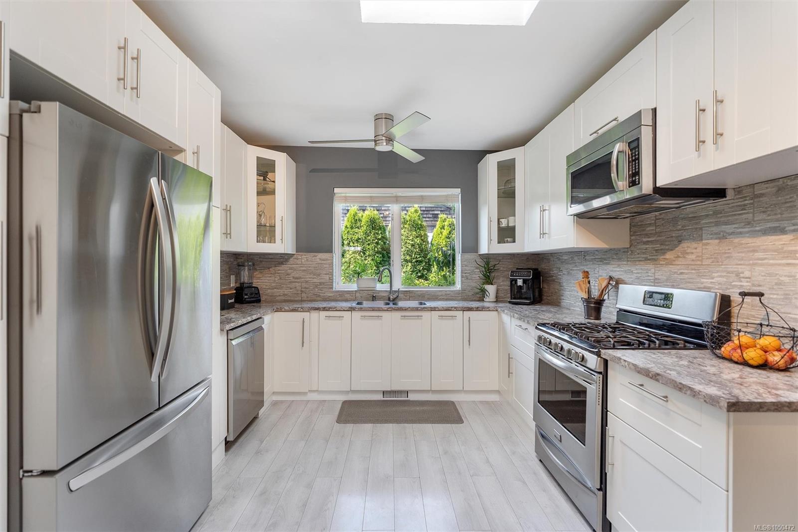3054 Millgrove St — listing photo 8 of 37