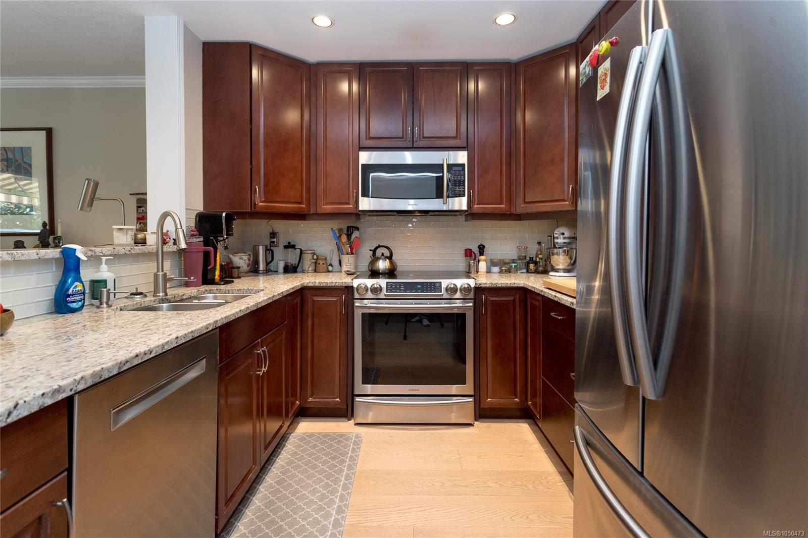 7-9855 Resthaven Dr — listing photo 13 of 31