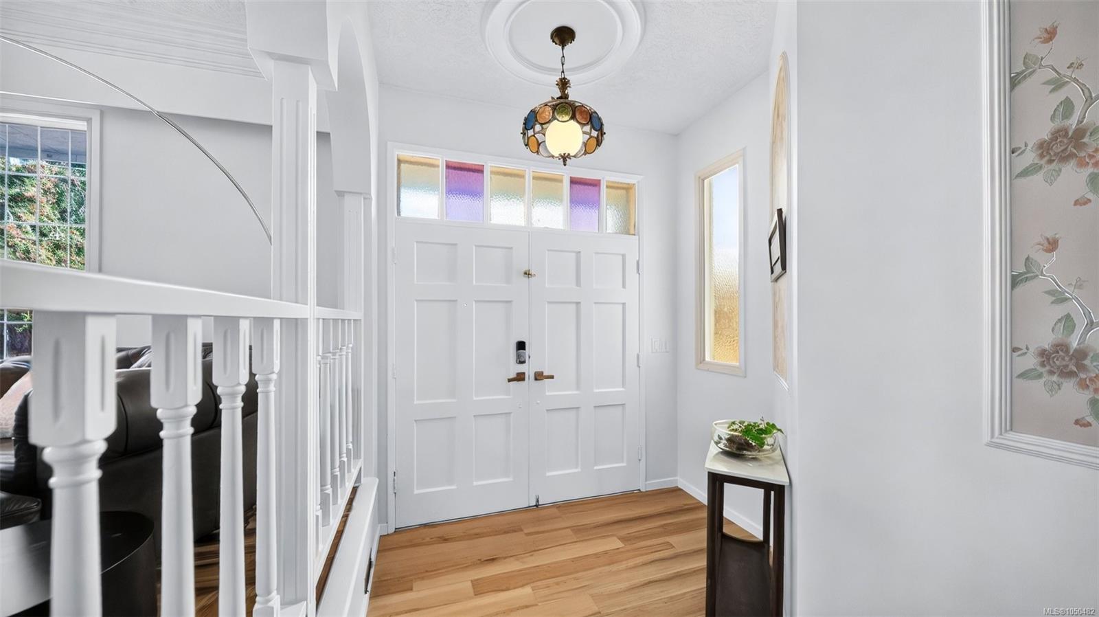 1857 Hillcrest Ave — listing photo 9 of 49