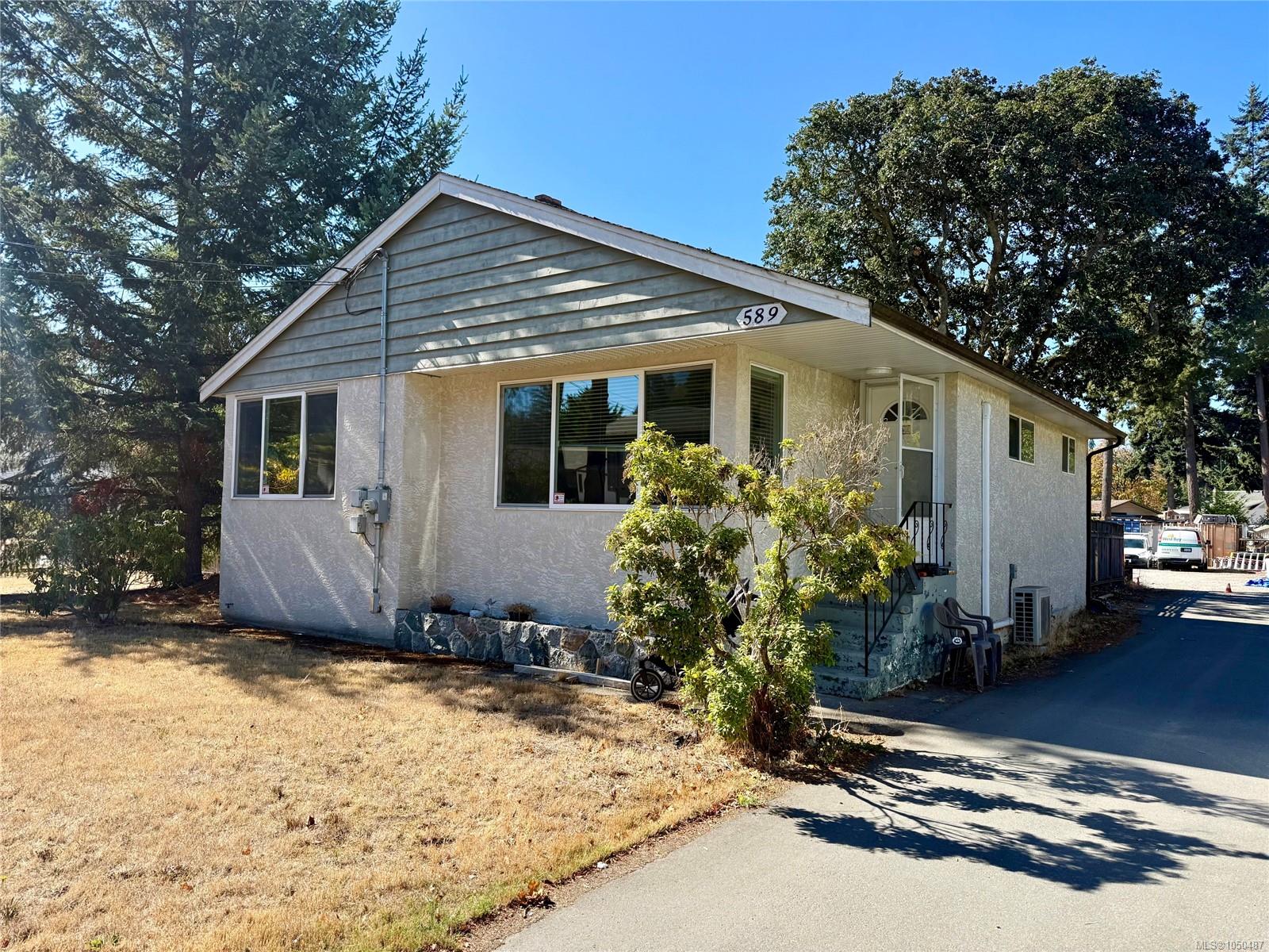 589 Ledsham Rd — listing photo 5 of 10