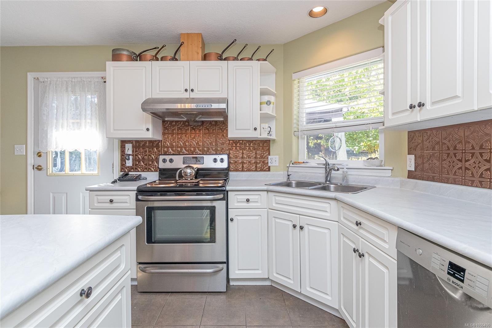 4525 Lambourn Dr — listing photo 14 of 53