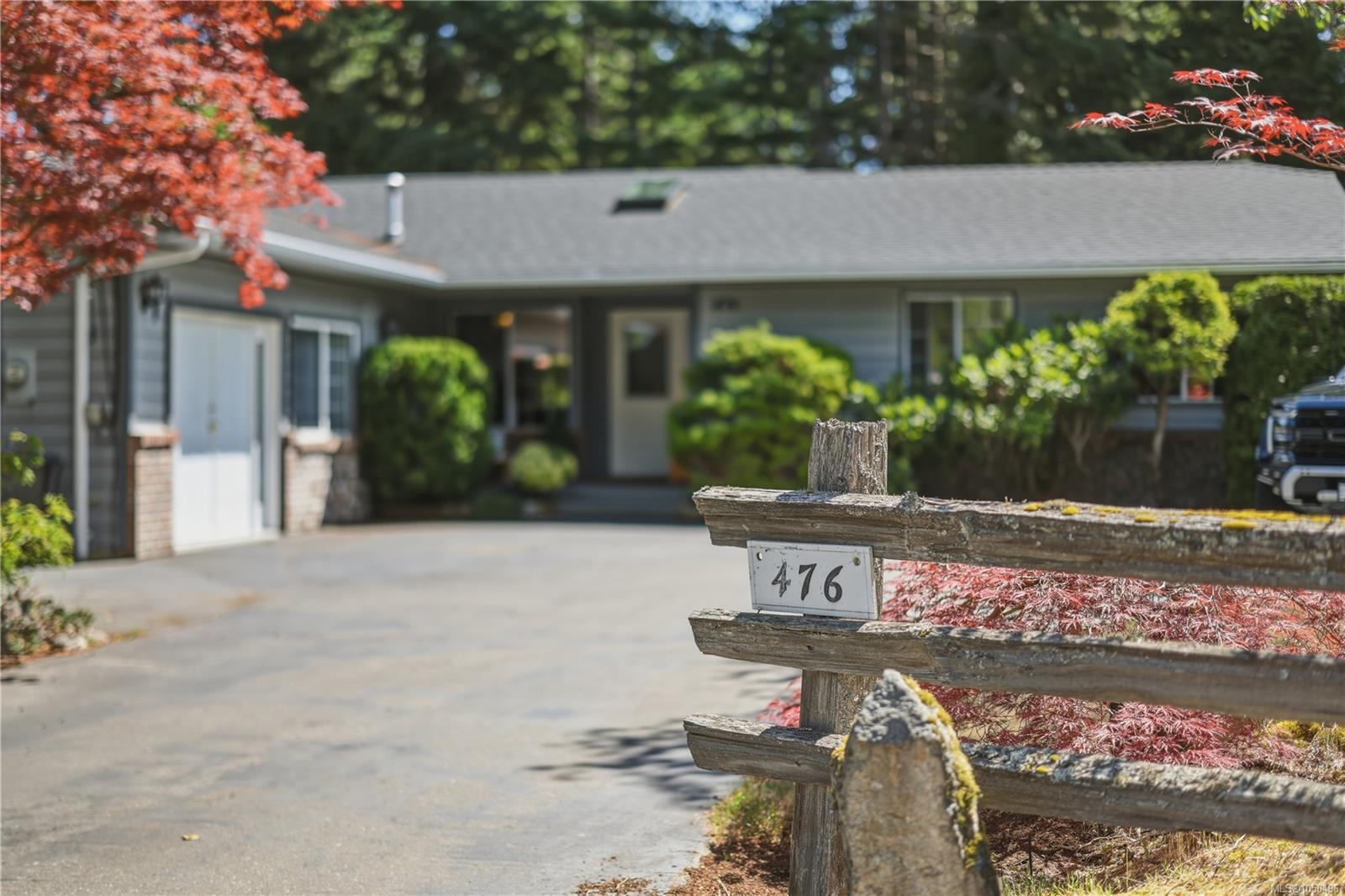 476 Qualicum Rd photo 3