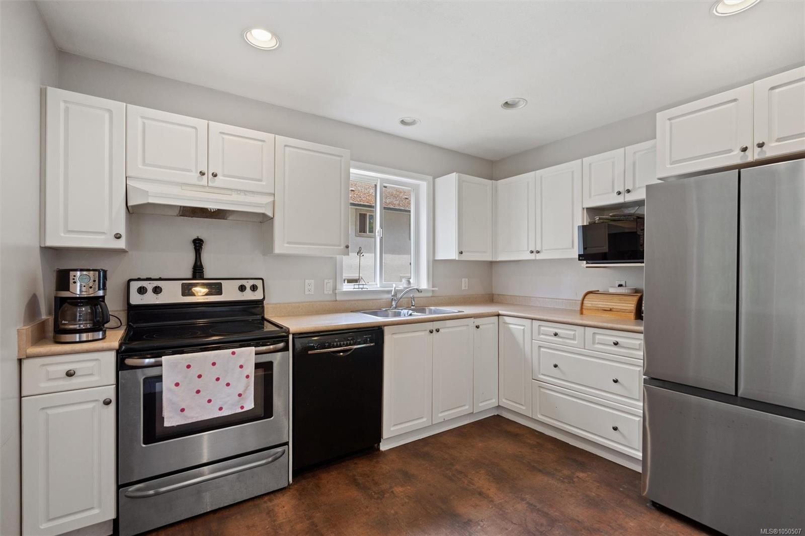 2466 Galland Rd — listing photo 11 of 38