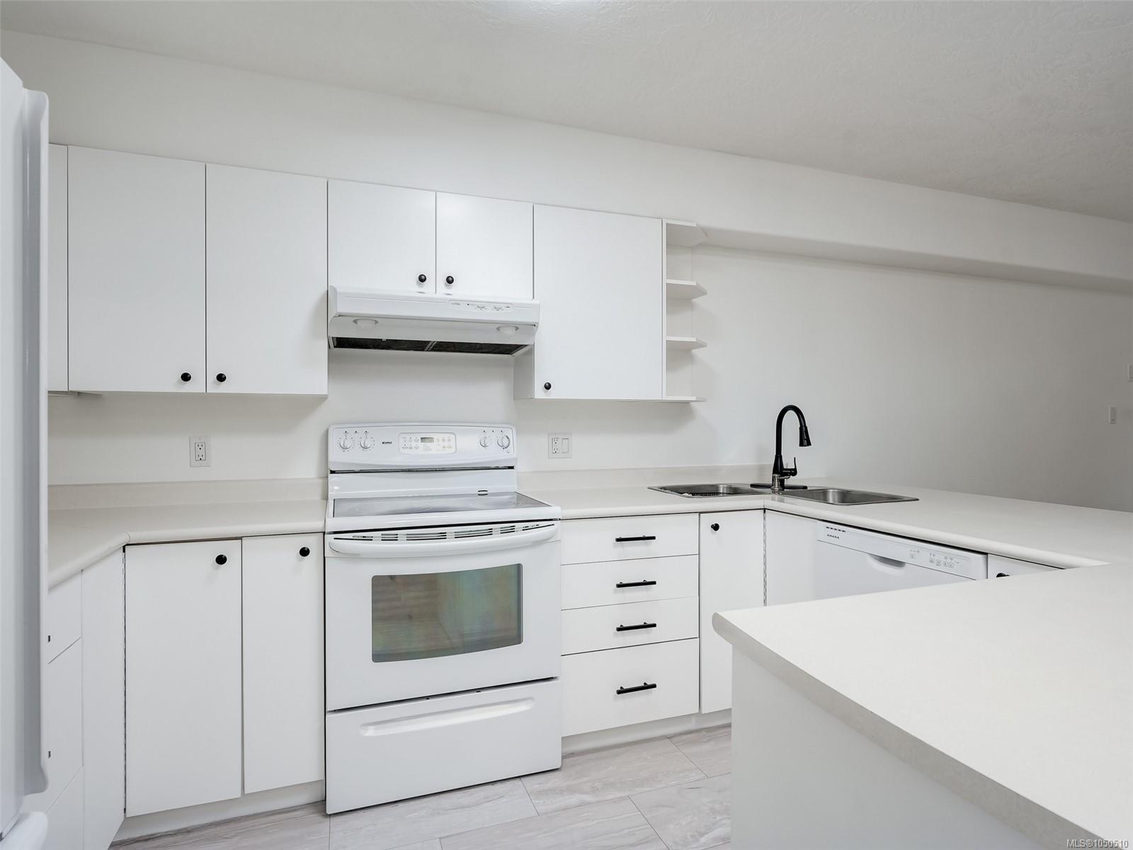 101-3724 Harriet Rd — listing photo 12 of 28