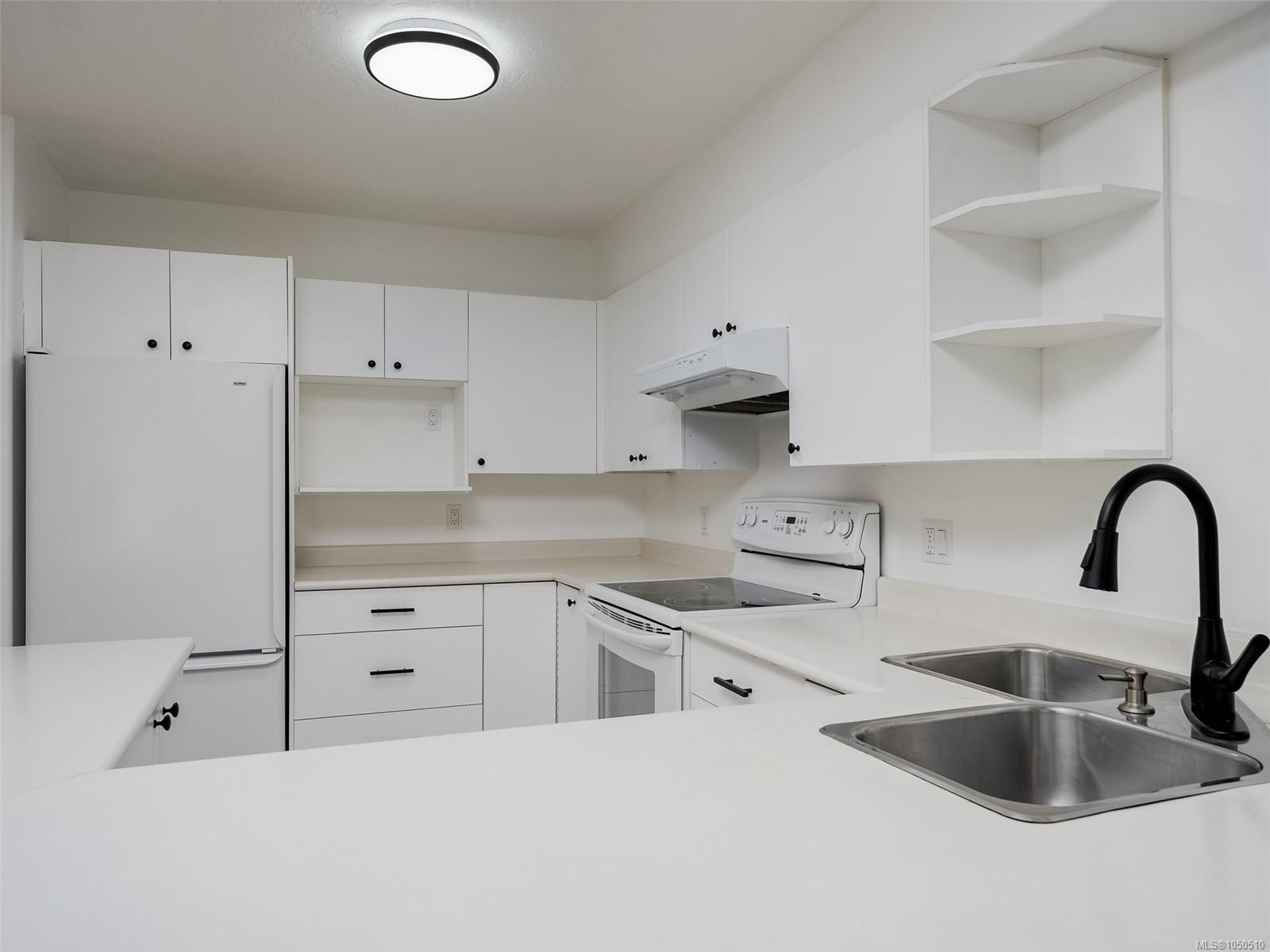 101-3724 Harriet Rd — listing photo 13 of 28