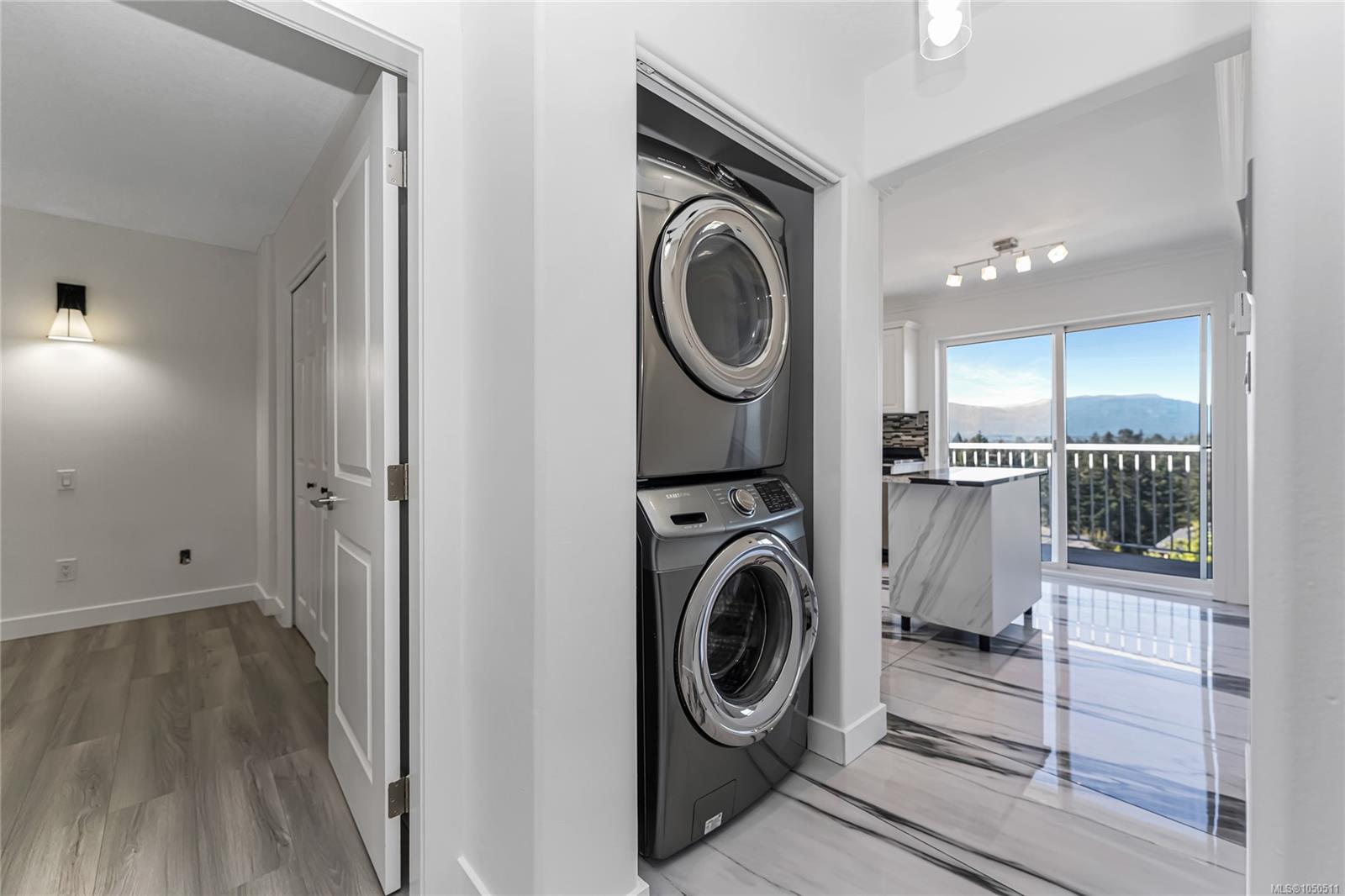 6191 Thomson Terr — listing photo 8 of 42