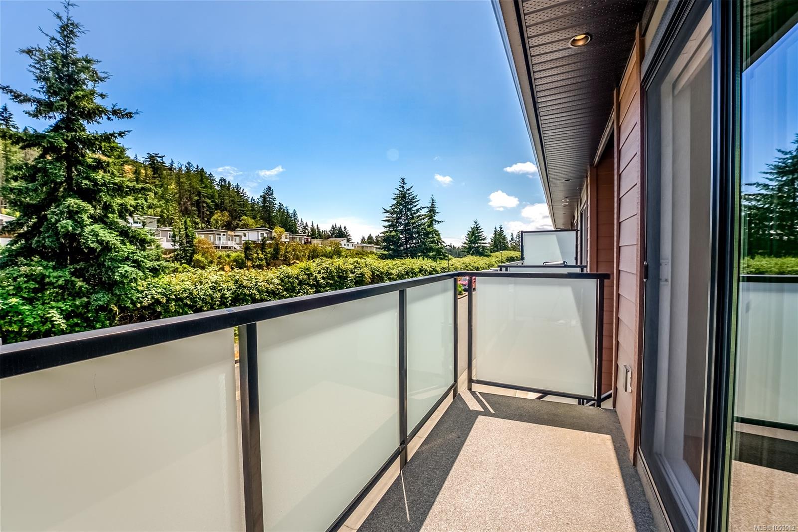 157-300 Phelps Ave — listing photo 11 of 31