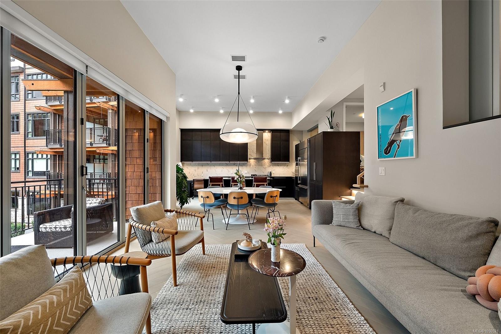 207-427 Lampson St — listing photo 11 of 32