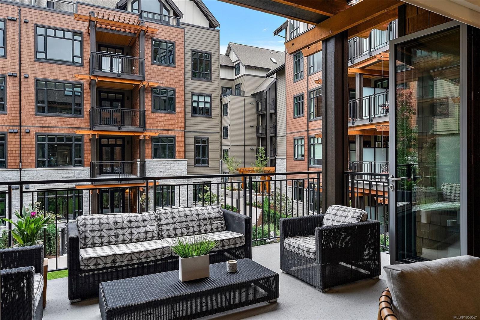 207-427 Lampson St — listing photo 14 of 32