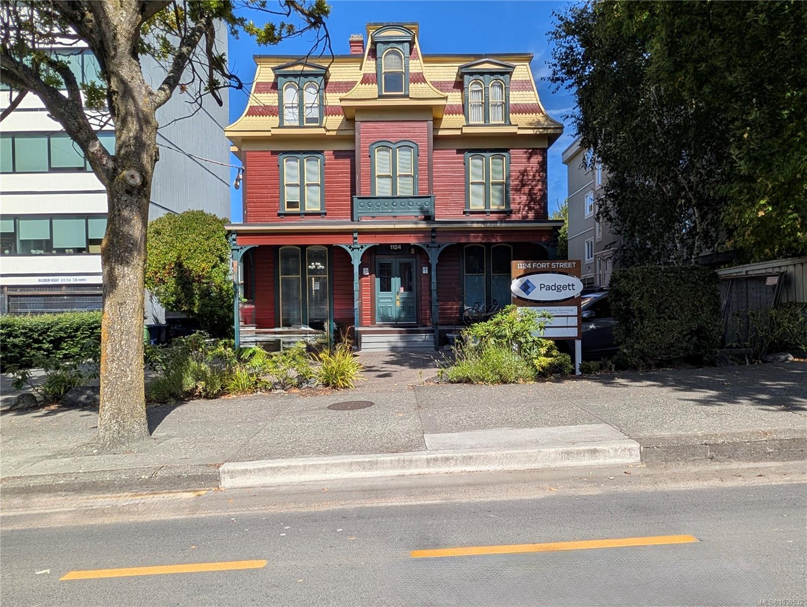 101 1124 Fort St, Victoria