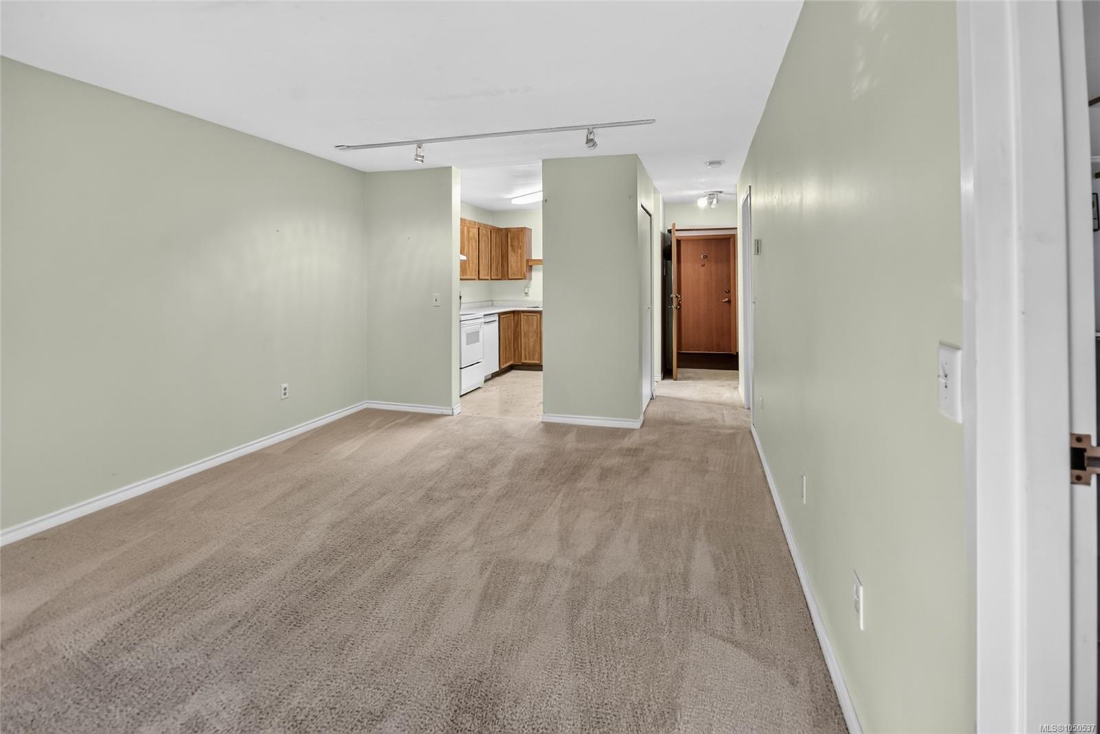 209-4728 Uplands Dr — listing photo 11 of 16