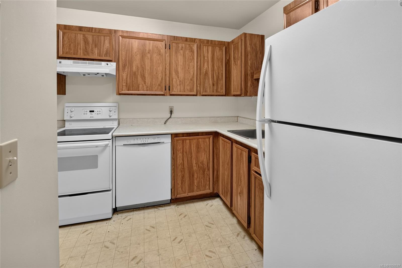 209-4728 Uplands Dr — listing photo 6 of 16