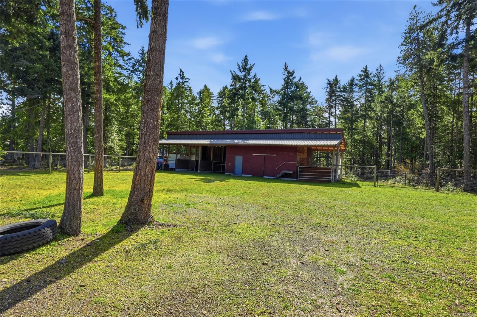 1195 Spider Lake Rd — listing photo 9 of 38