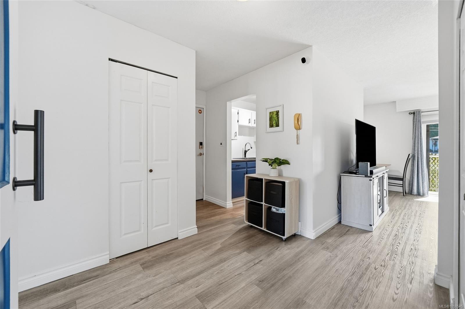 6-129 Sixth Ave — listing photo 13 of 27