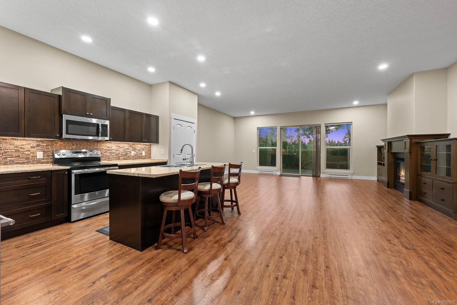120-2205 Robert Lang Dr photo 5