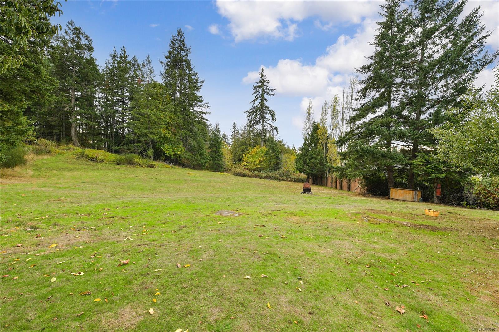 567 Windthrop Rd — listing photo 6 of 9