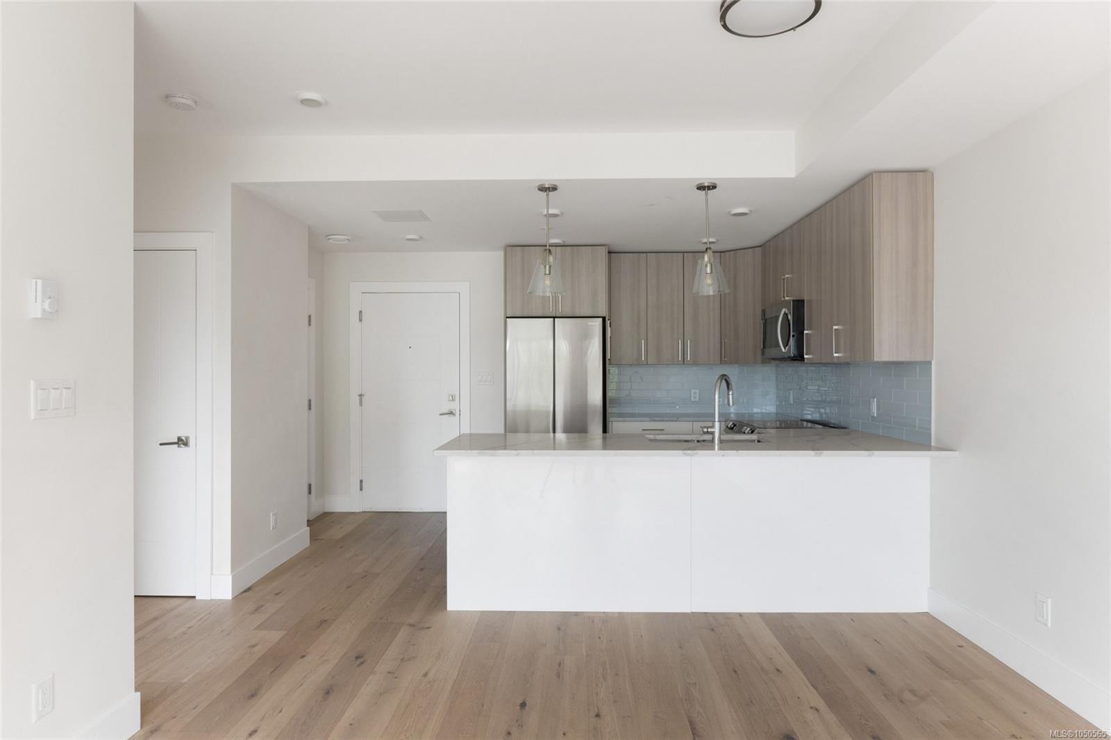 306-7098 Wallace Dr — listing photo 8 of 21
