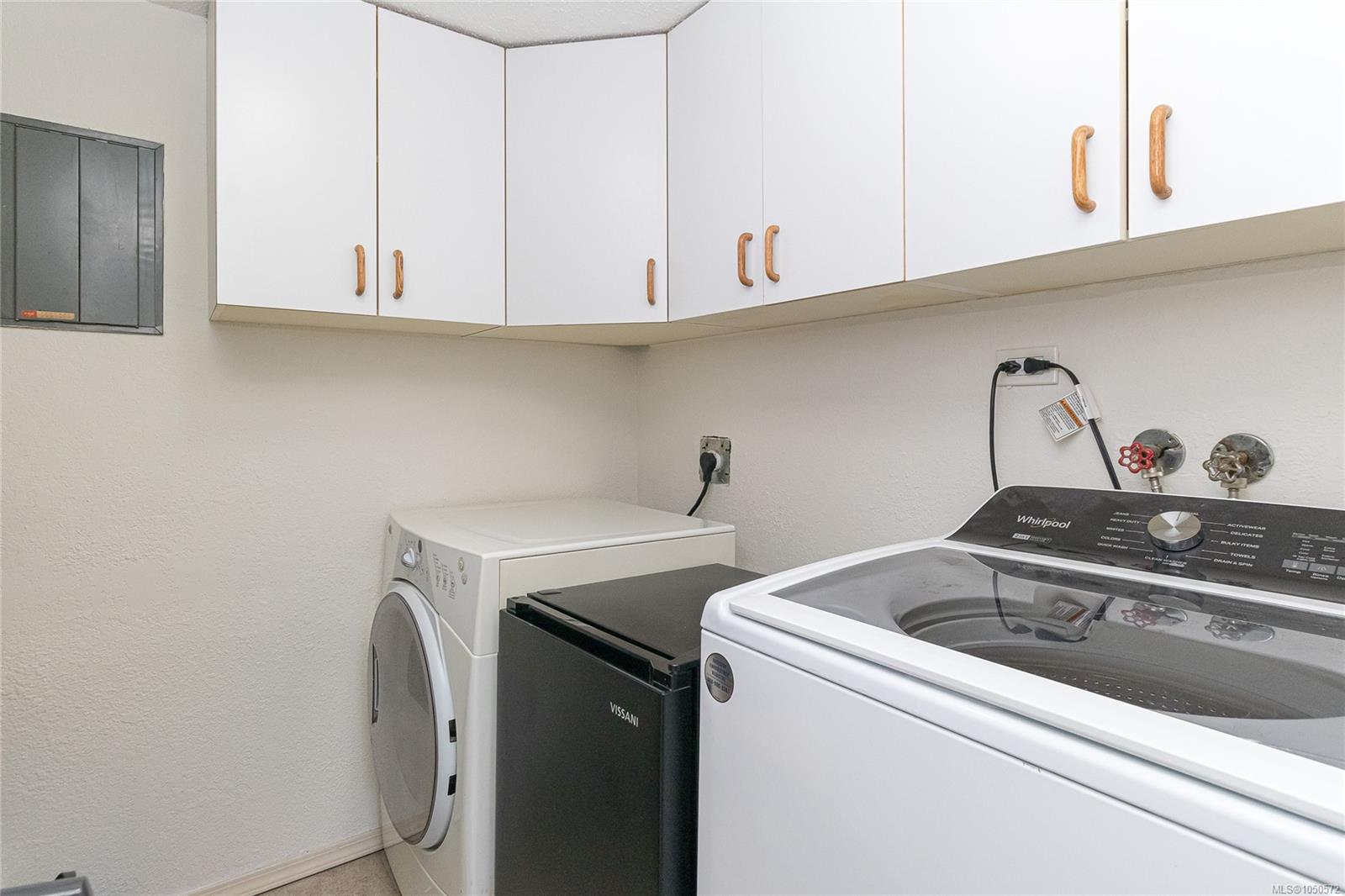 43-840 Craigflower Rd — listing photo 12 of 28