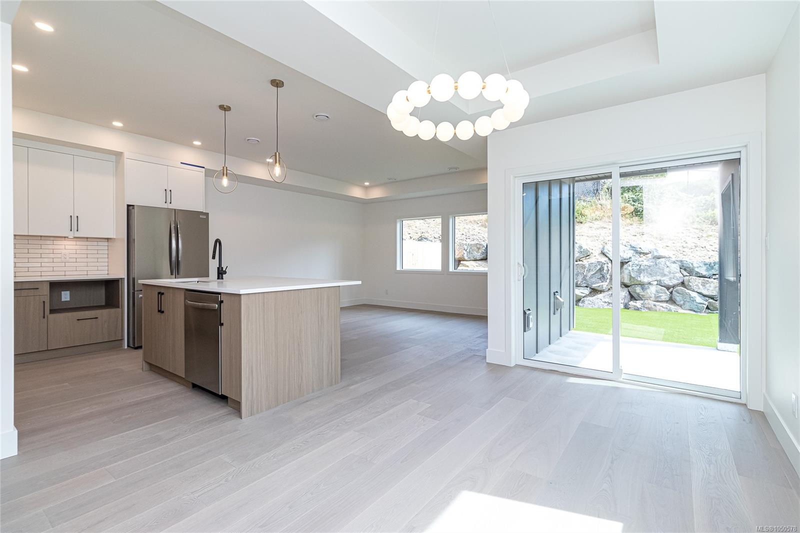 1120 Deltana Ave — listing photo 9 of 32