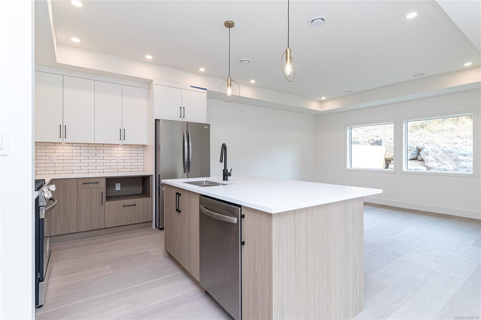 1120 Deltana Ave — listing photo 10 of 32