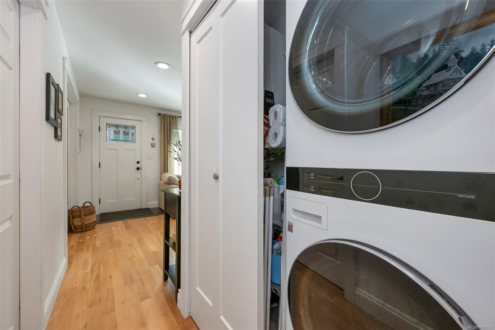 4826 West Saanich Rd — listing photo 12 of 41