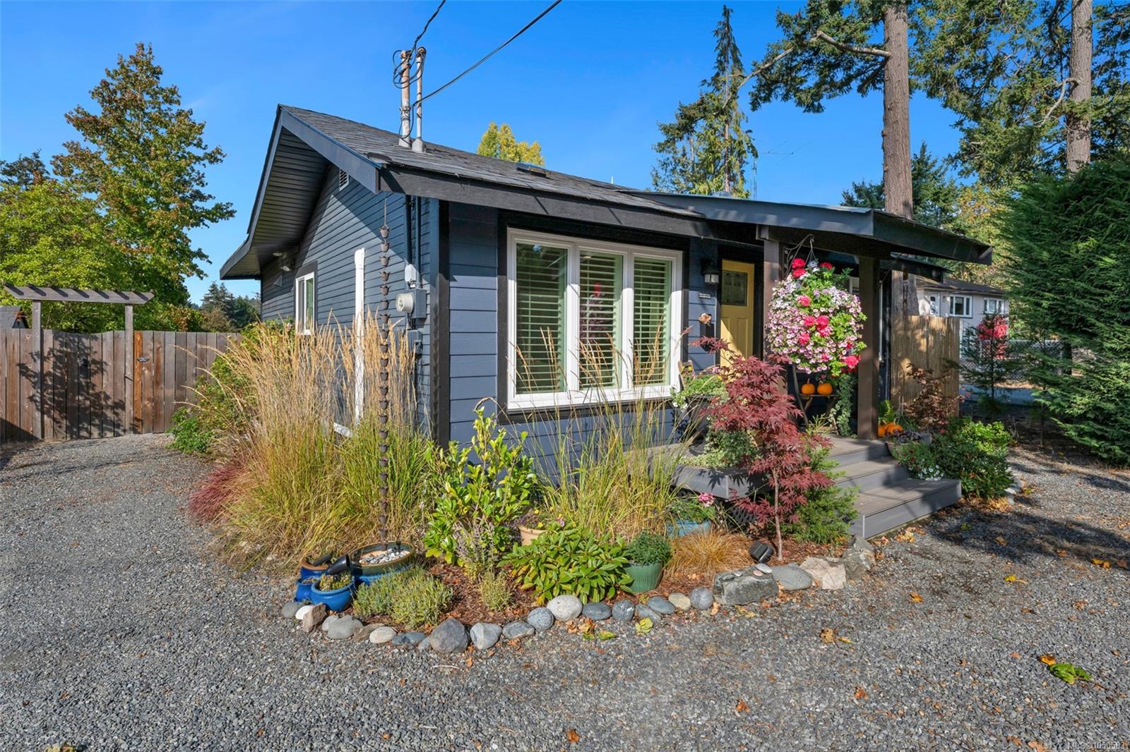 4826 West Saanich Rd photo 5