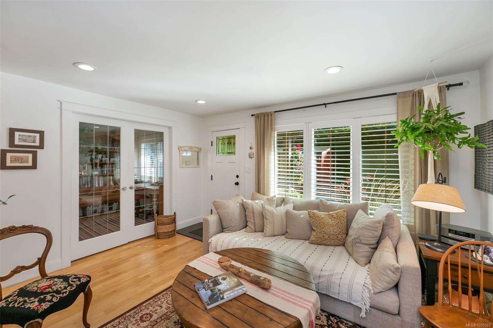 4826 West Saanich Rd photo 7