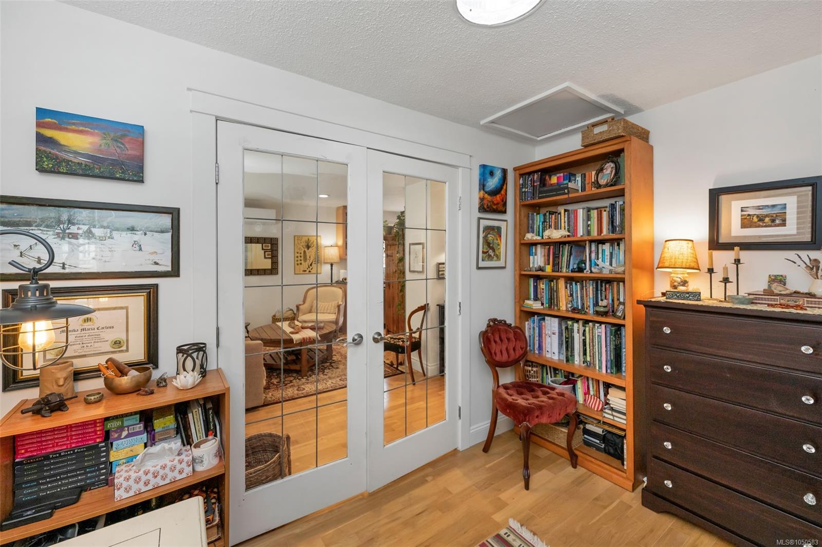 4826 West Saanich Rd — listing photo 9 of 41