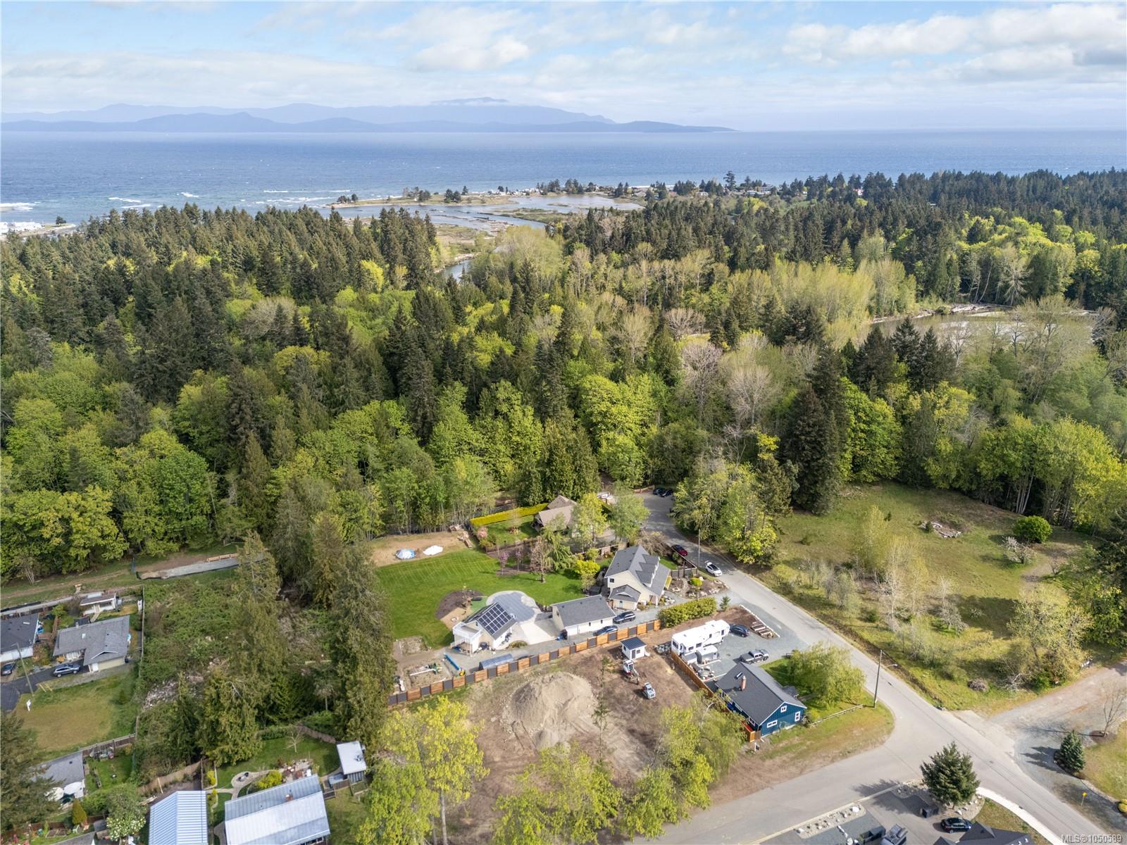 569 Tulip Ave photo 3