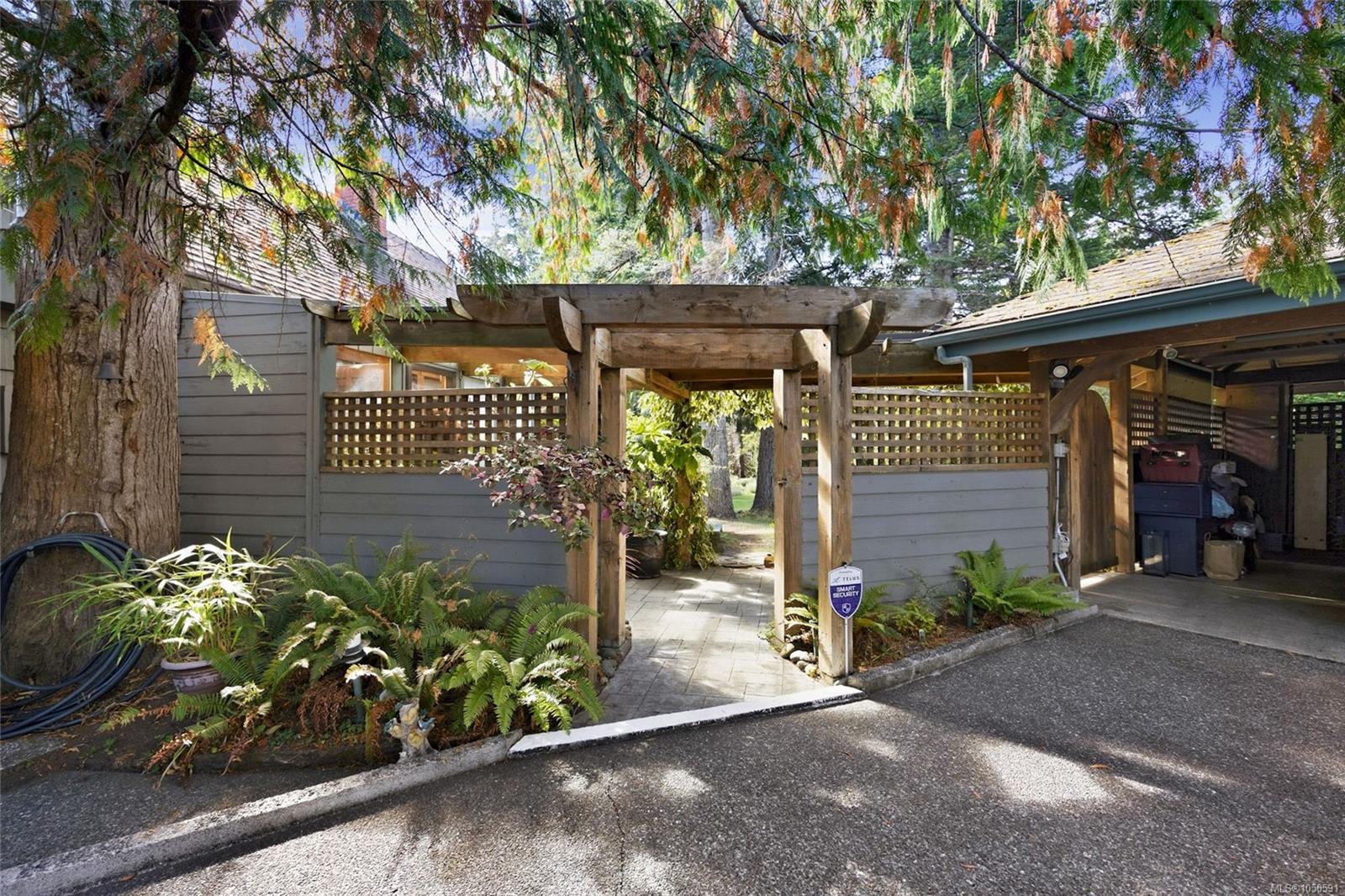 1719 Centennial Ave — listing photo 11 of 66
